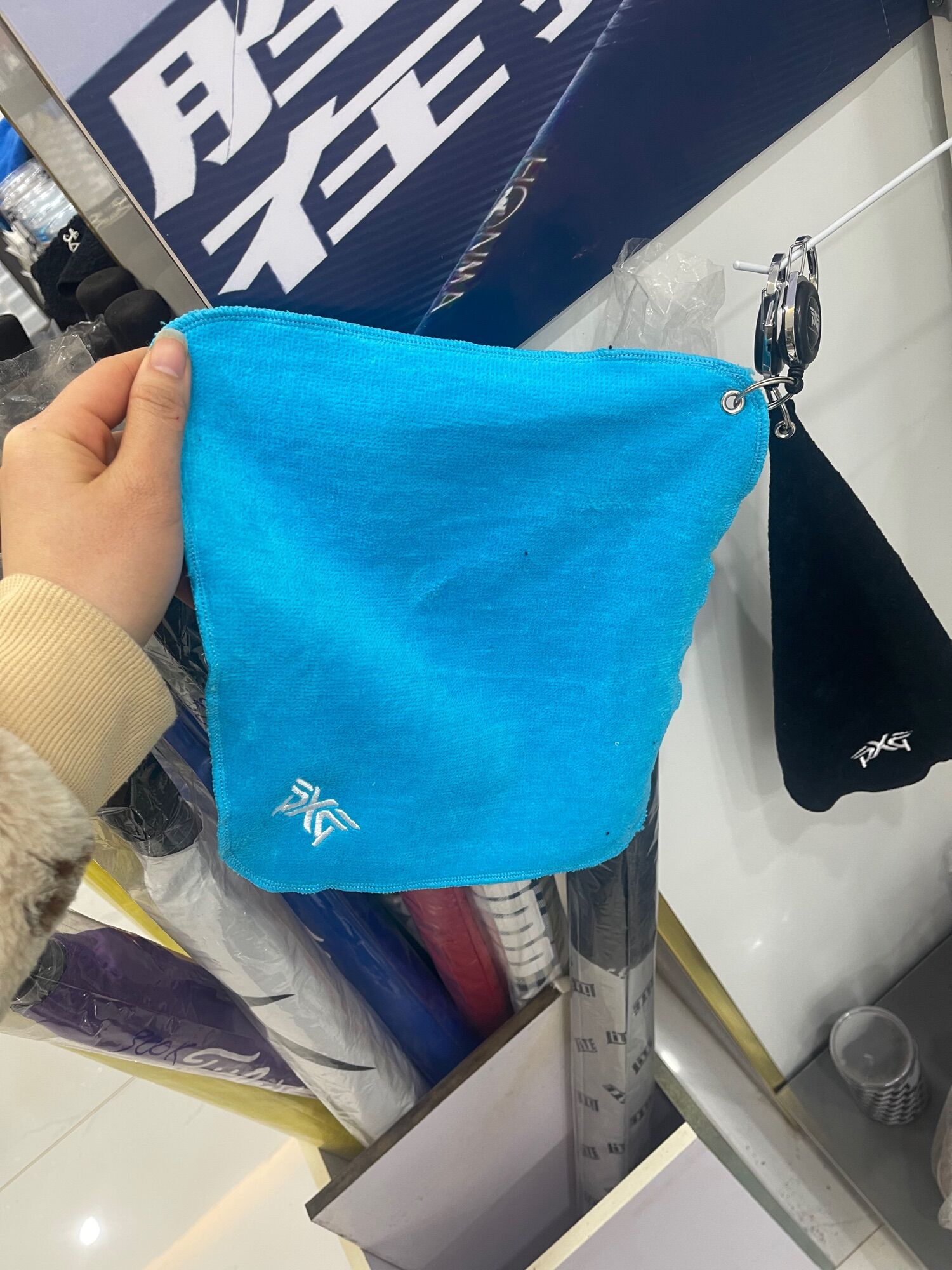 Khăn lau bóng new 2022 shop golf hồng nhung