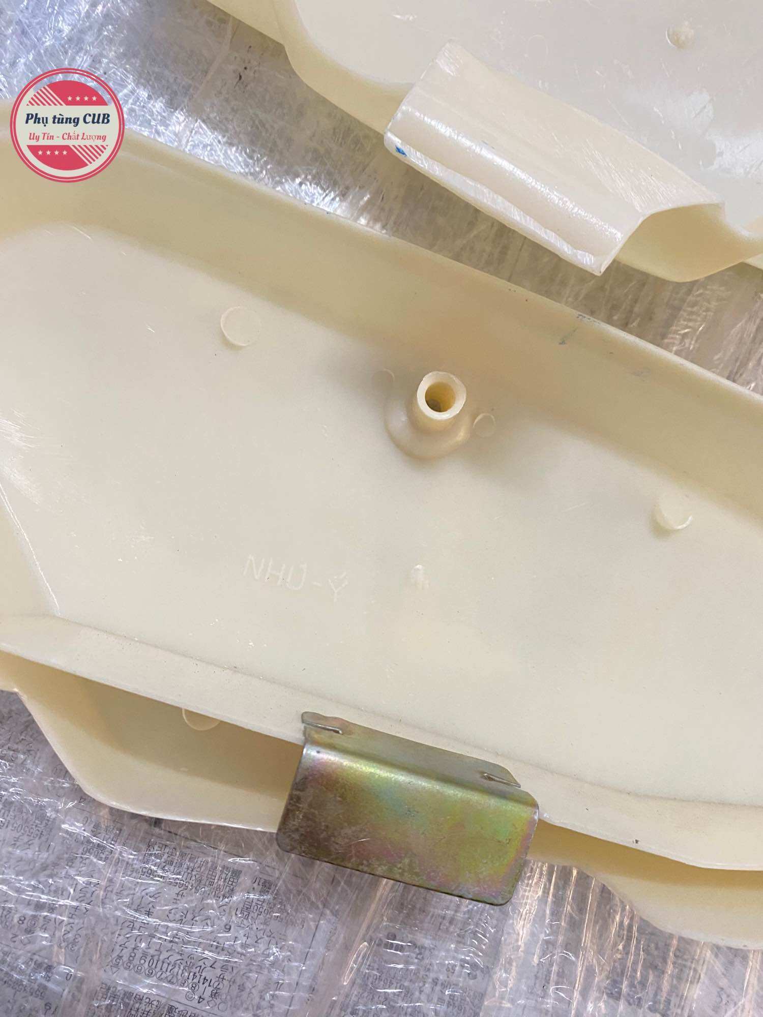 Cặp cốp xe cub 82-84-DD nhựa mộc chưa sơn
