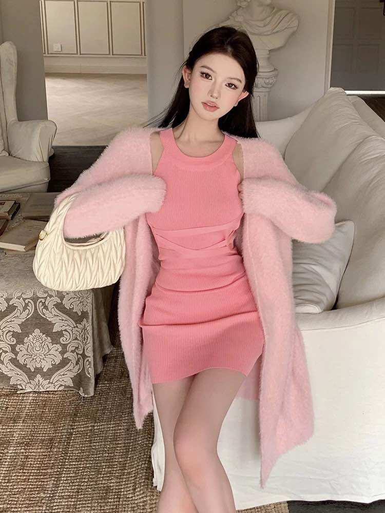 Đầm Len Body Cổ Yếm Sát Nách Tôn Dáng