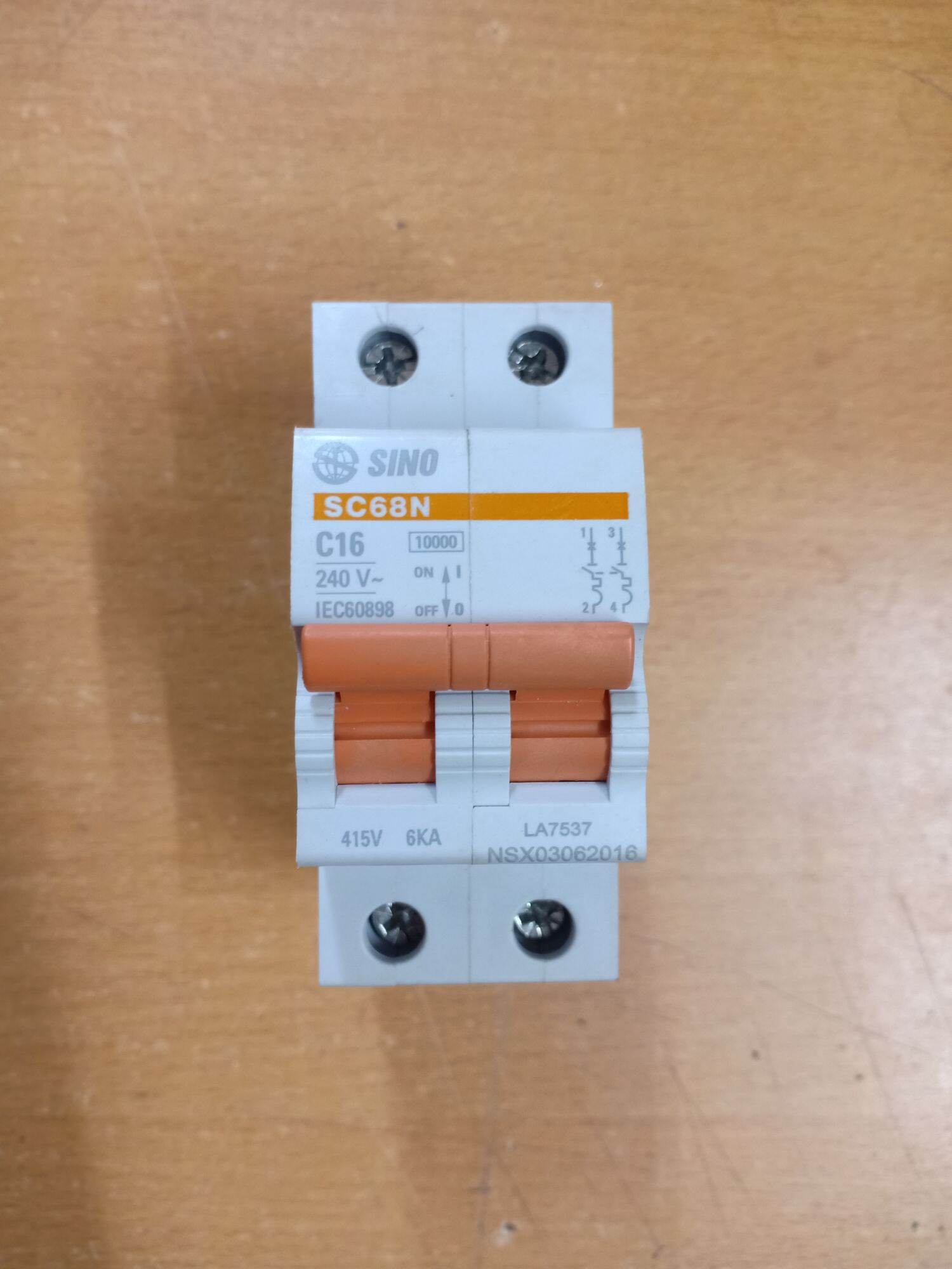 Át-attomat,Cầu dao tự động 2 pha Sino