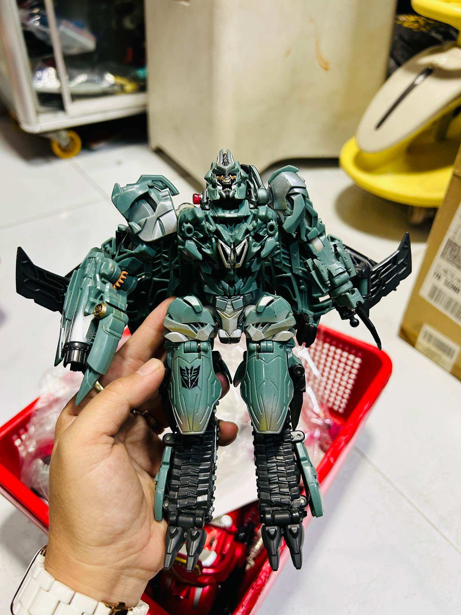 Đồ chơi mô hình Transformers Revenge Of The Fallen Leader Megatron