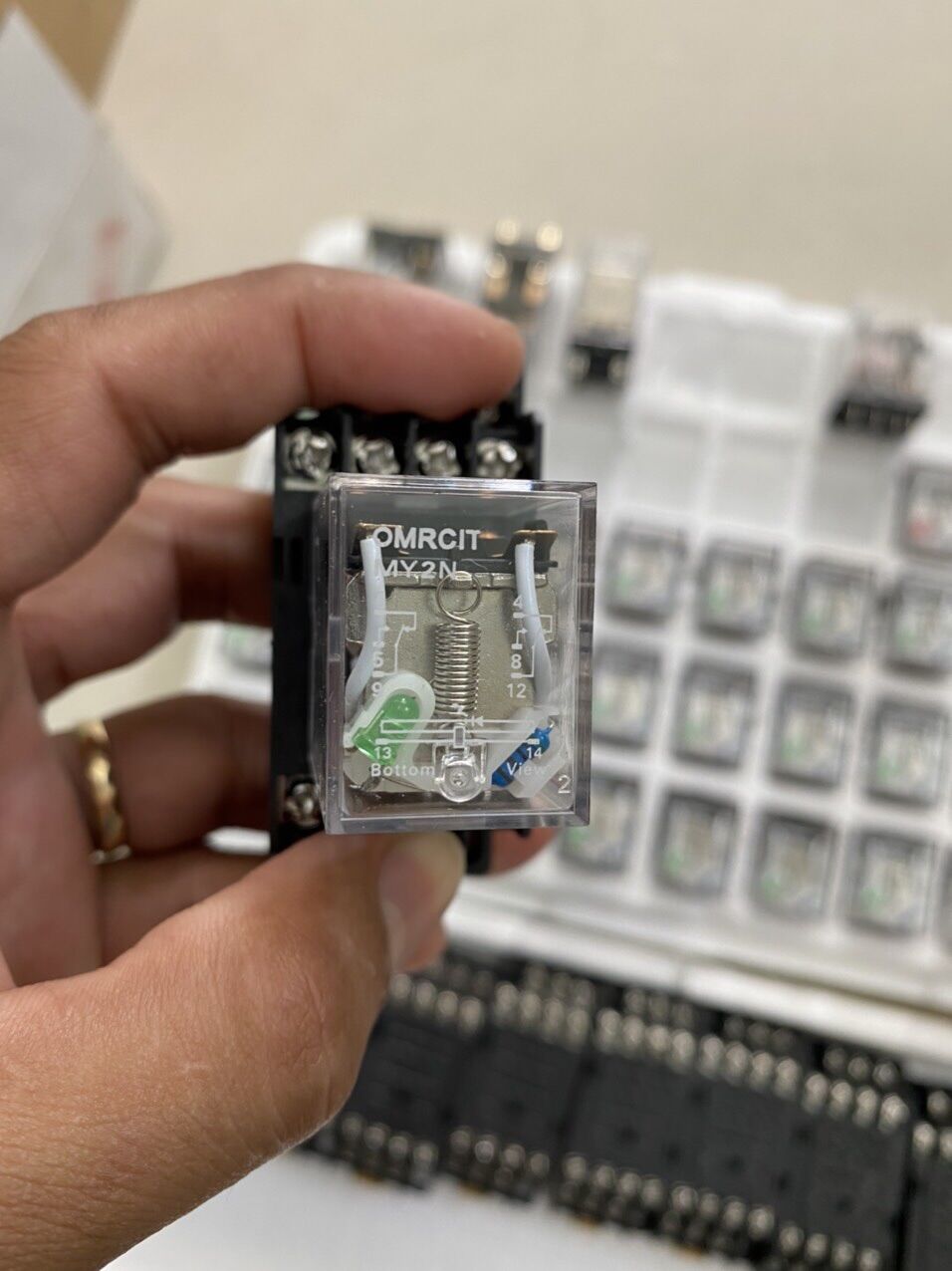 Rơ le trung gian, relay kiếng 8 chân, 14 chân 24vdc, 220vac giá rẻ
