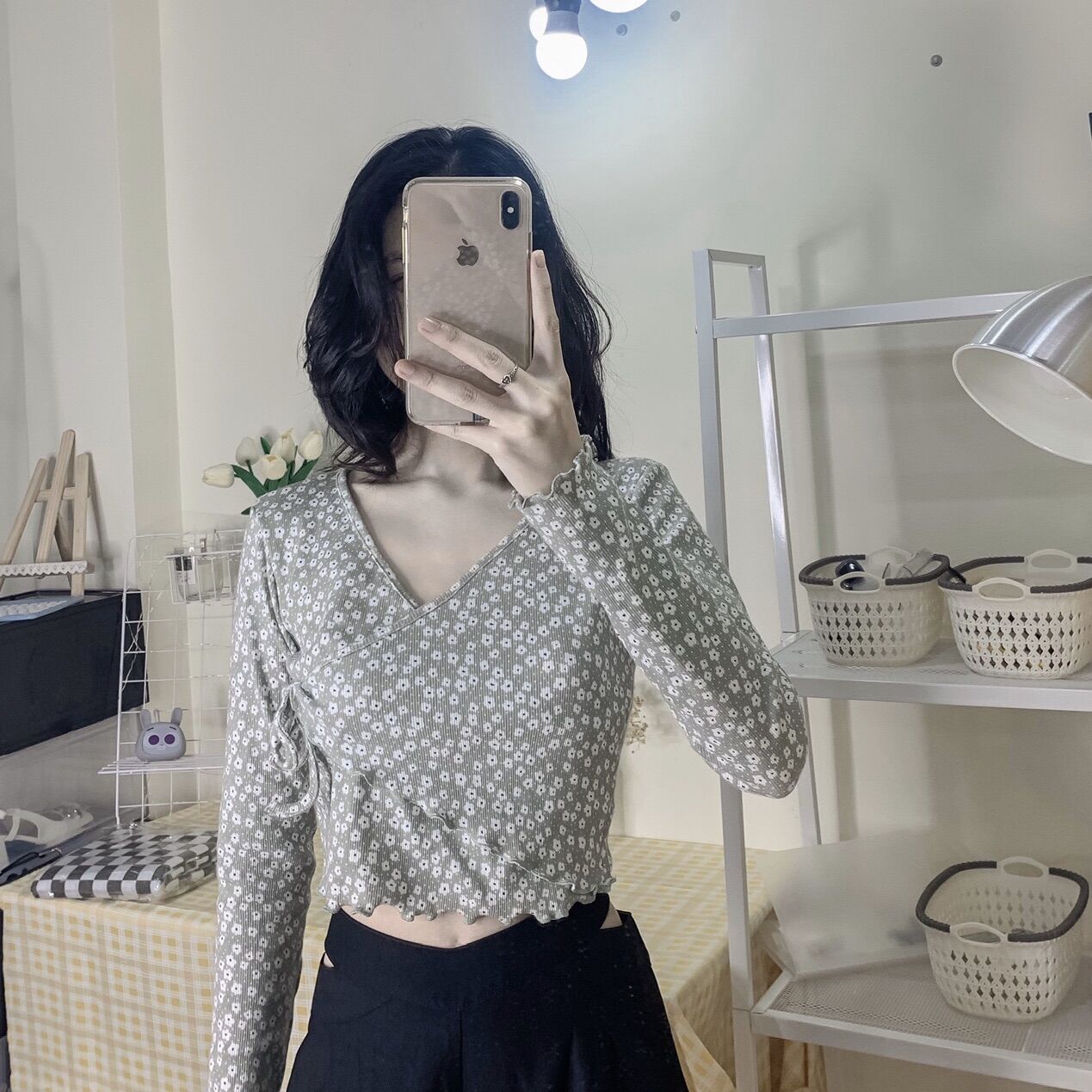 Áo hanbok buộc dây hoa