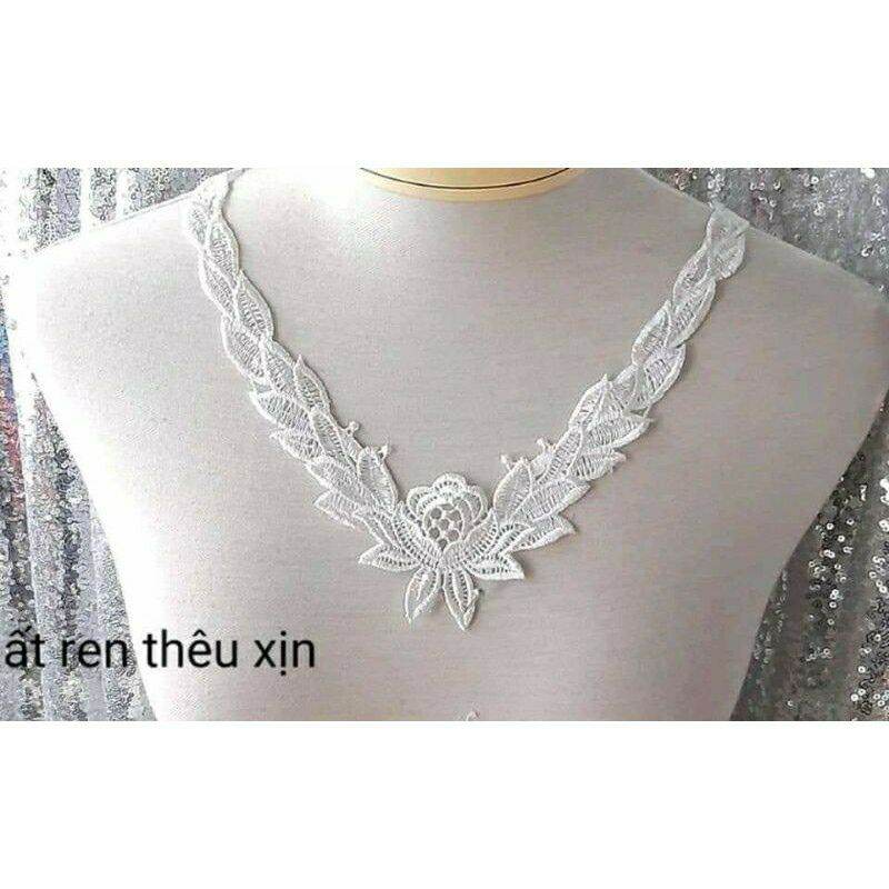 Cổ hoa thêu may lên áo trang trí
