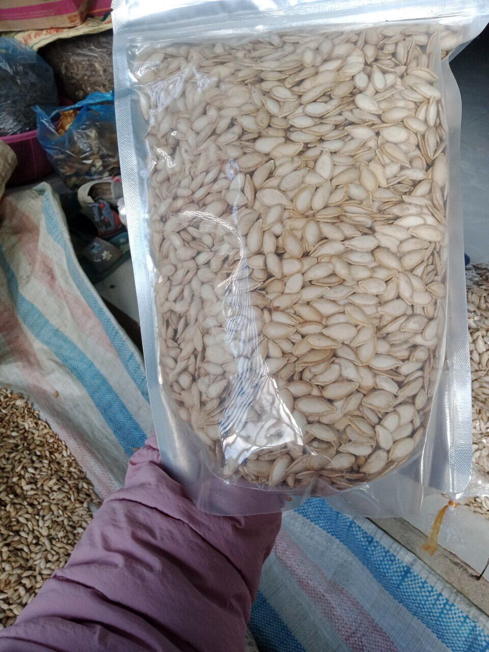 Hạt bí dân 120k/kg chuẩn sạch bao lép