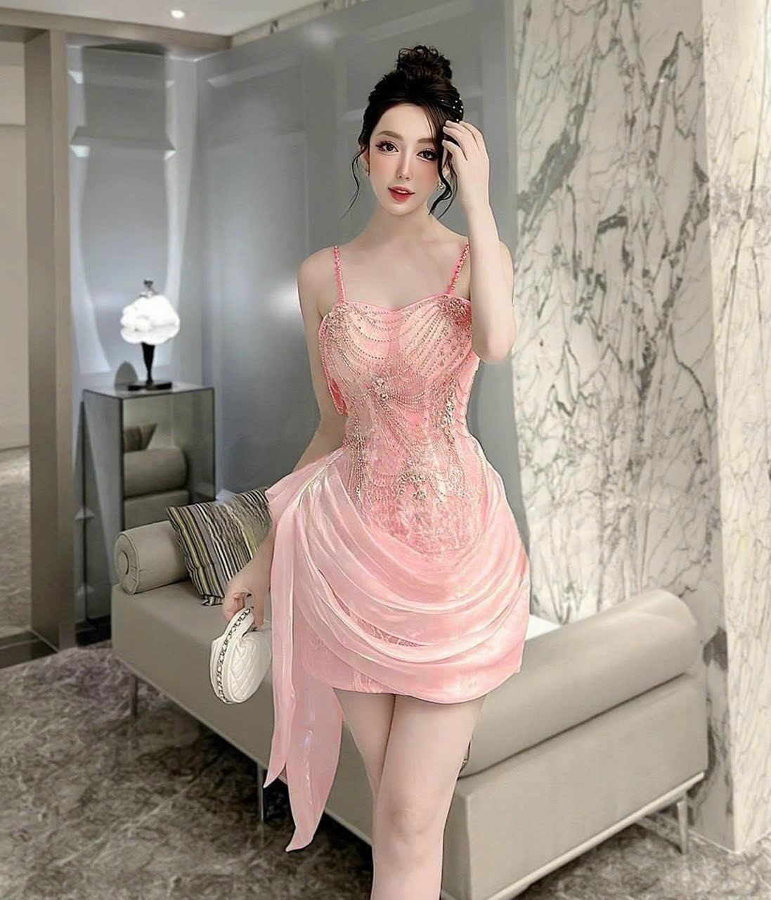 Đầm body ren mi đính đá