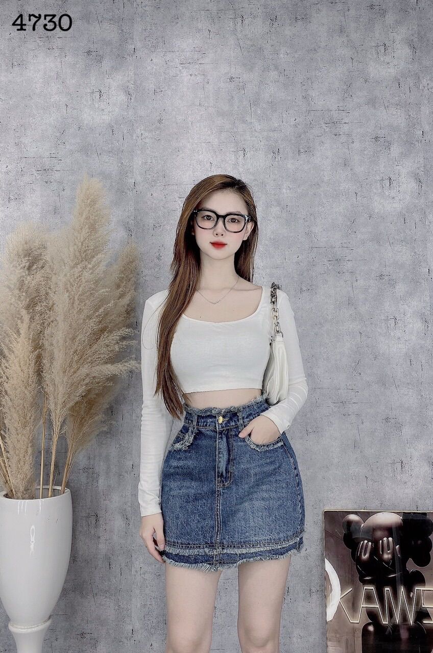 Chân váy siêu hot 2023 ạ