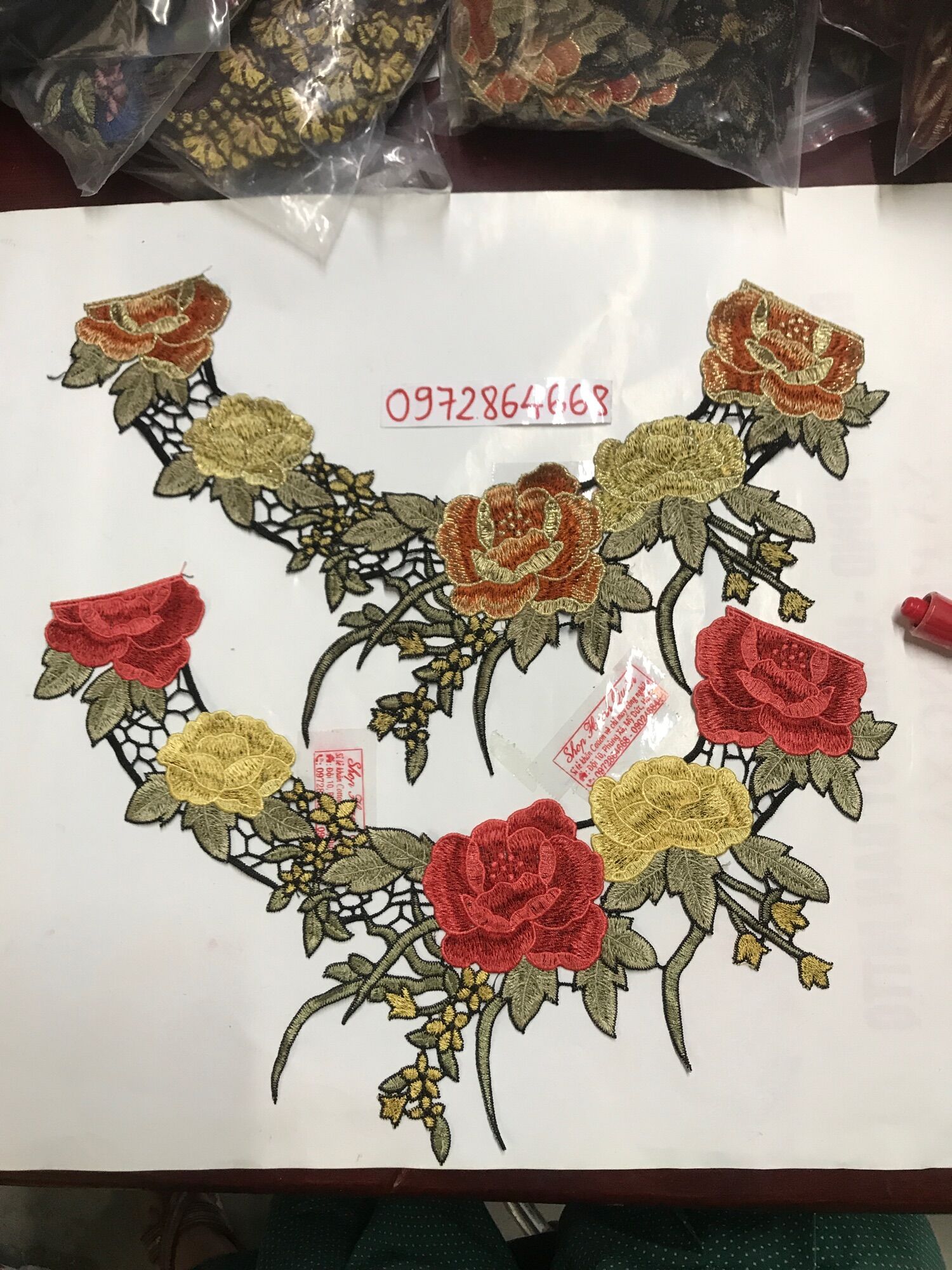 Cổ thêu hoa mã CO108