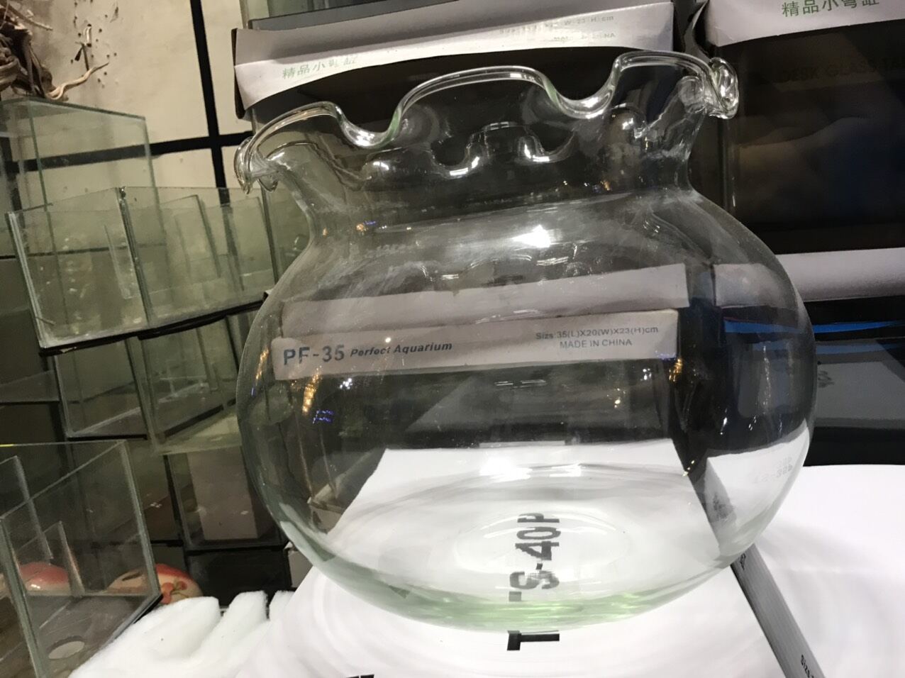 Bình thủy tinh miệng bèo lượn sóng cao 10cm rộng 24cm . đẹp rẻ bền