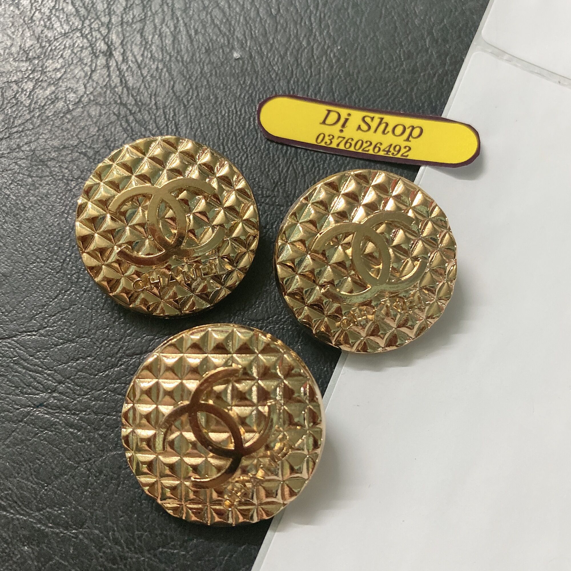 1 nút kim loại dày siêu sang size 2.5cm và 2.8cm