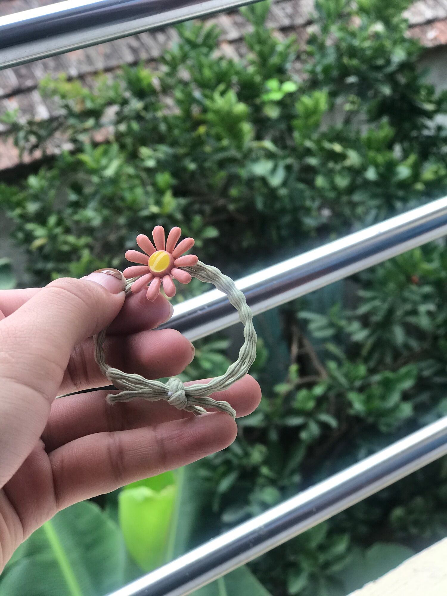 CHUN BUỘC TÓC HOA CÚC