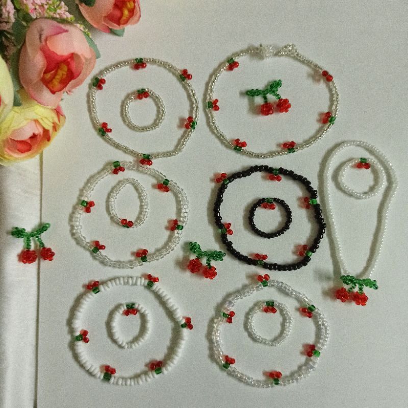 Vòng tay hạt cườm cherry