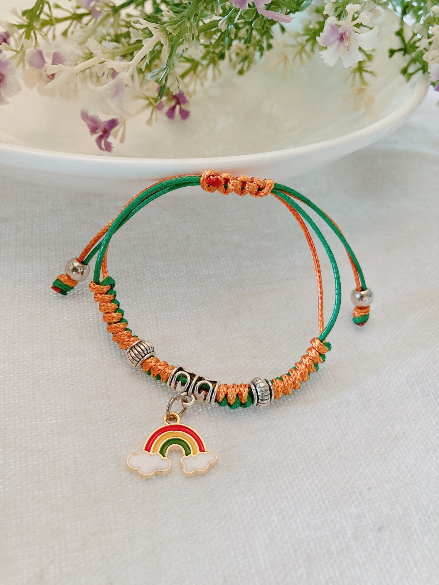 Vòng tay handmade cầu vồng