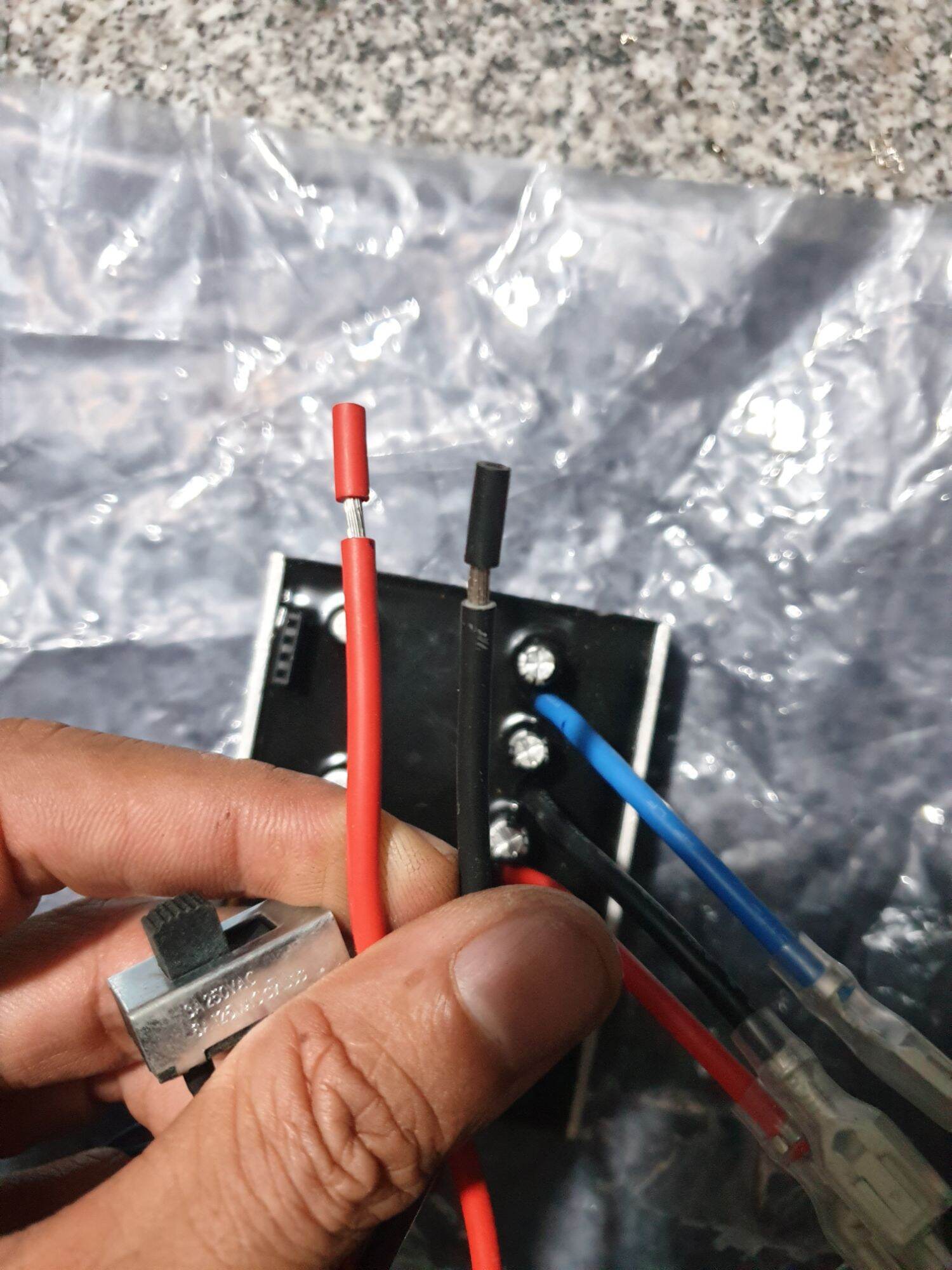 mạch máy khoan đất ryobi 18v mới