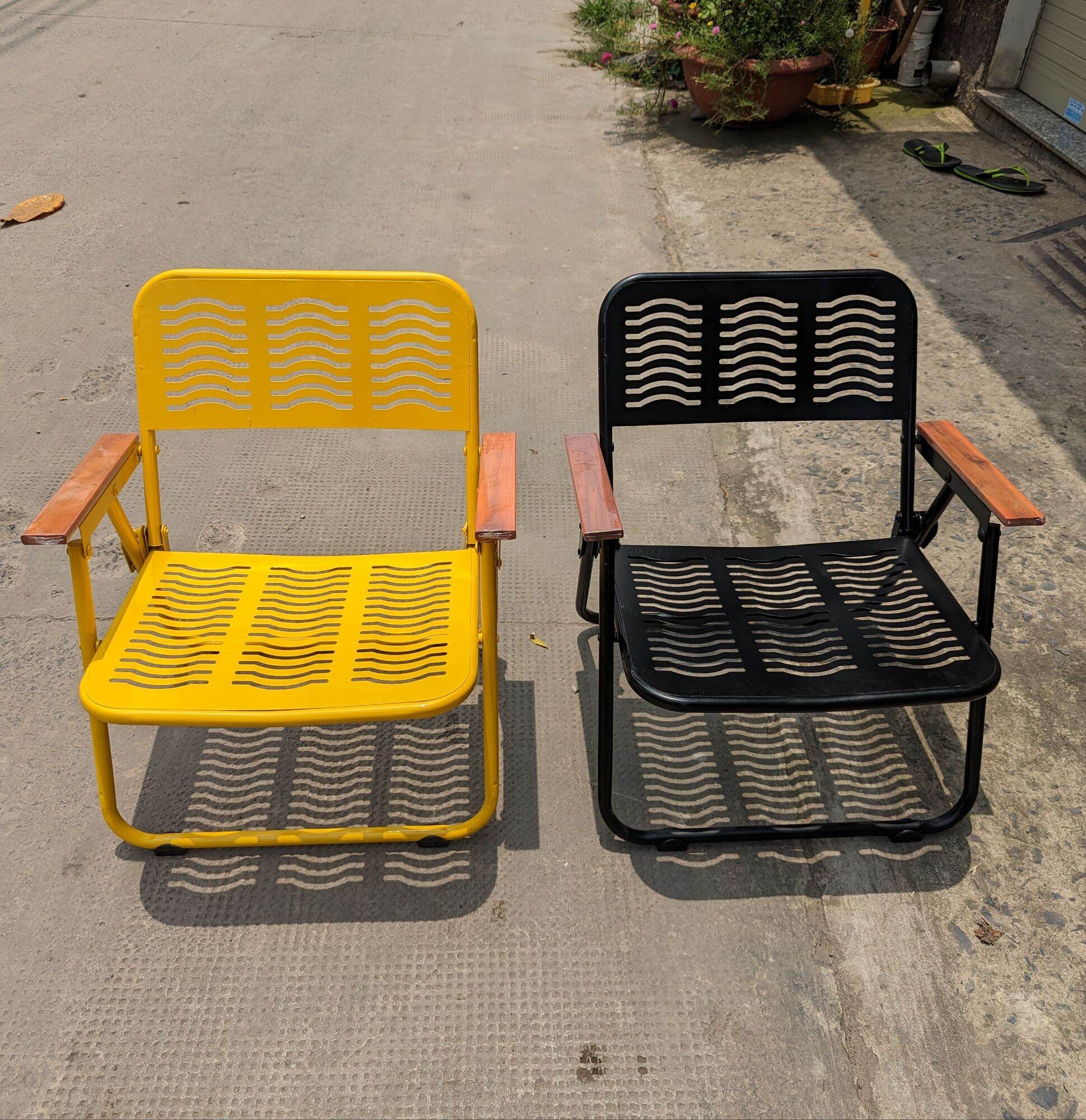 Ghế picnic tay vịn gỗ ( Combo 2 ghế + 1 bàn Mặt CNC )