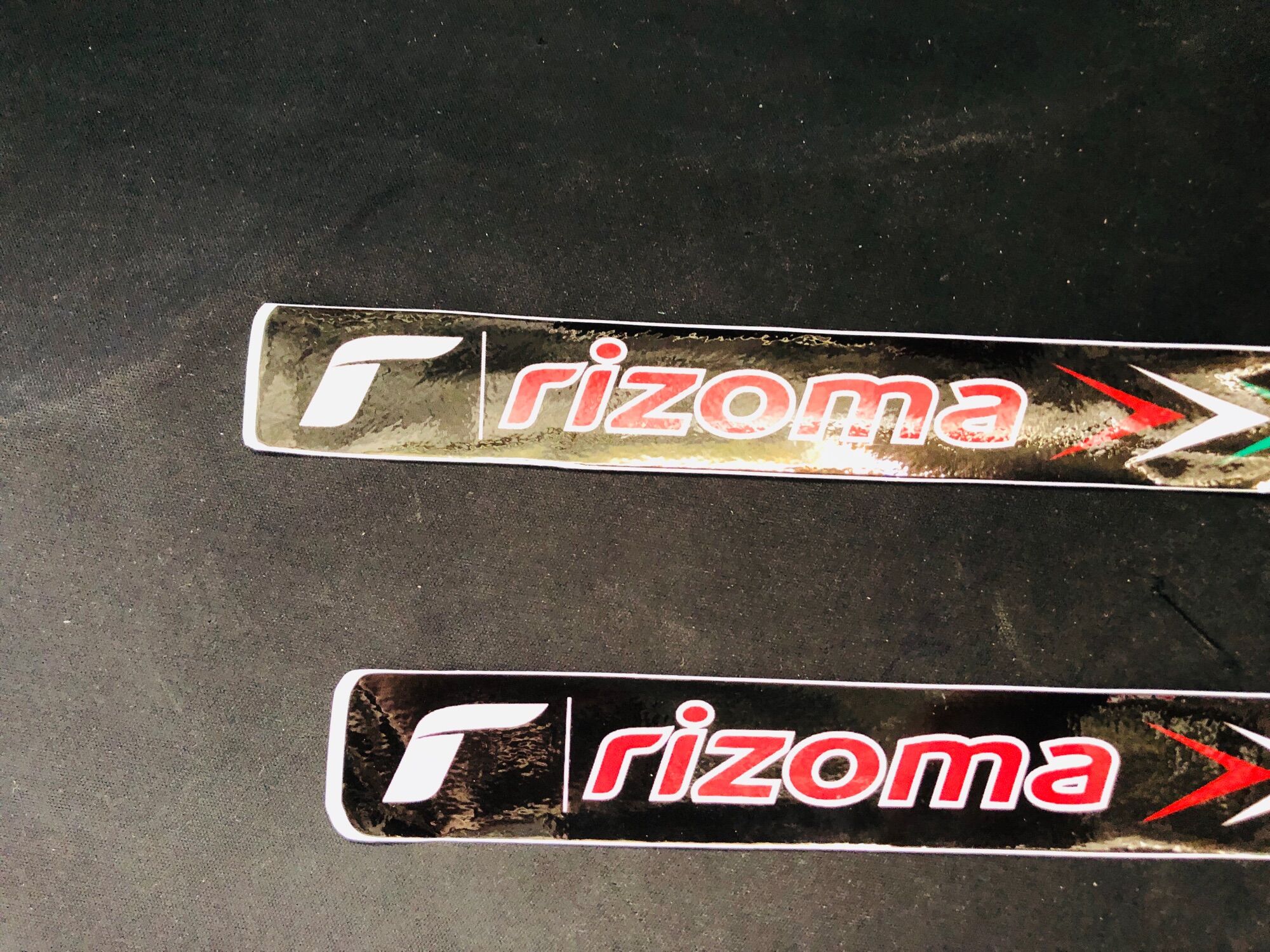 TEM PHUỘC RIZOMA DECAL IN