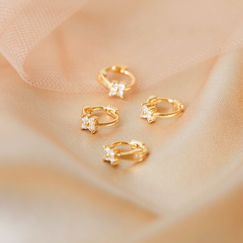 Bông tai huggie đính đá 18k gold plated
