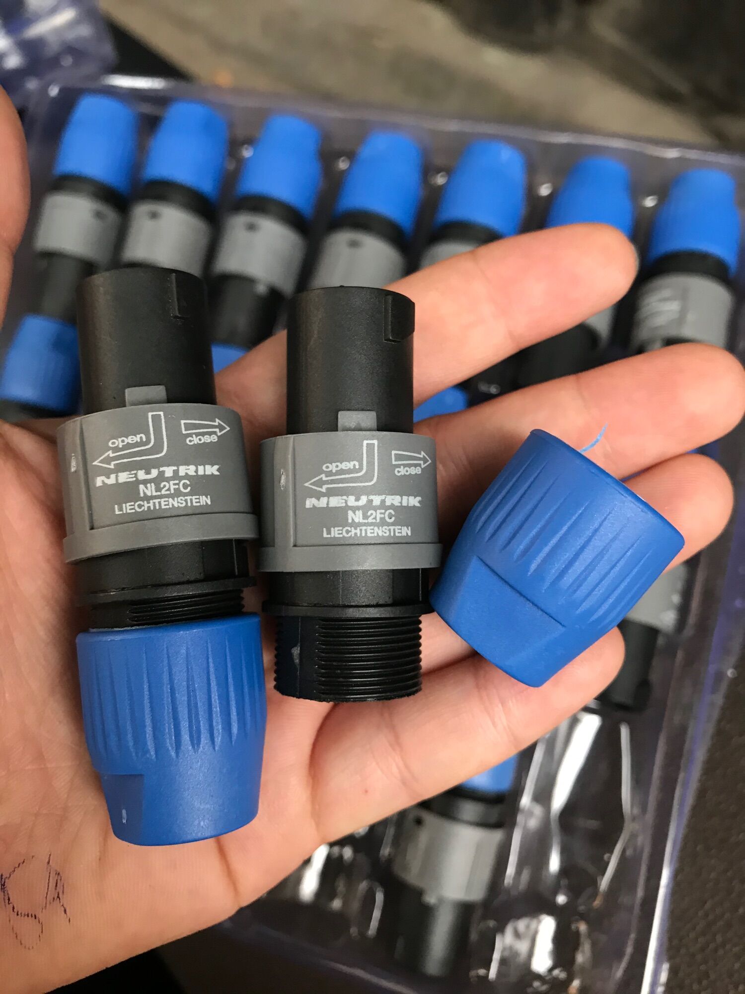 Jack loa sân khấu Neutrik 2 pin