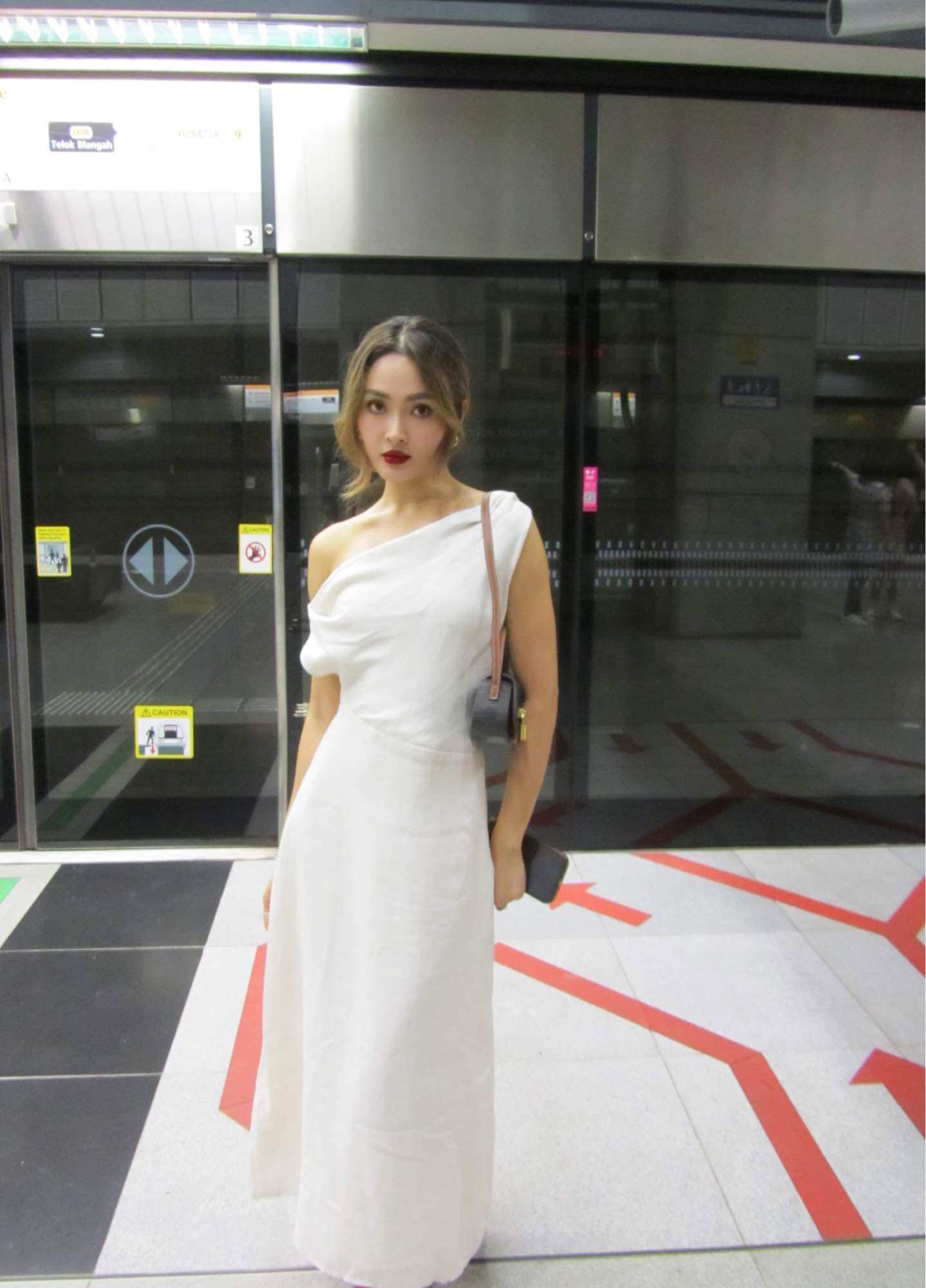 FIGANDTONKA | Đầm linen xéo vai - 𝗖𝗔𝗣𝗥𝗜 𝗗𝗥𝗘𝗦𝗦