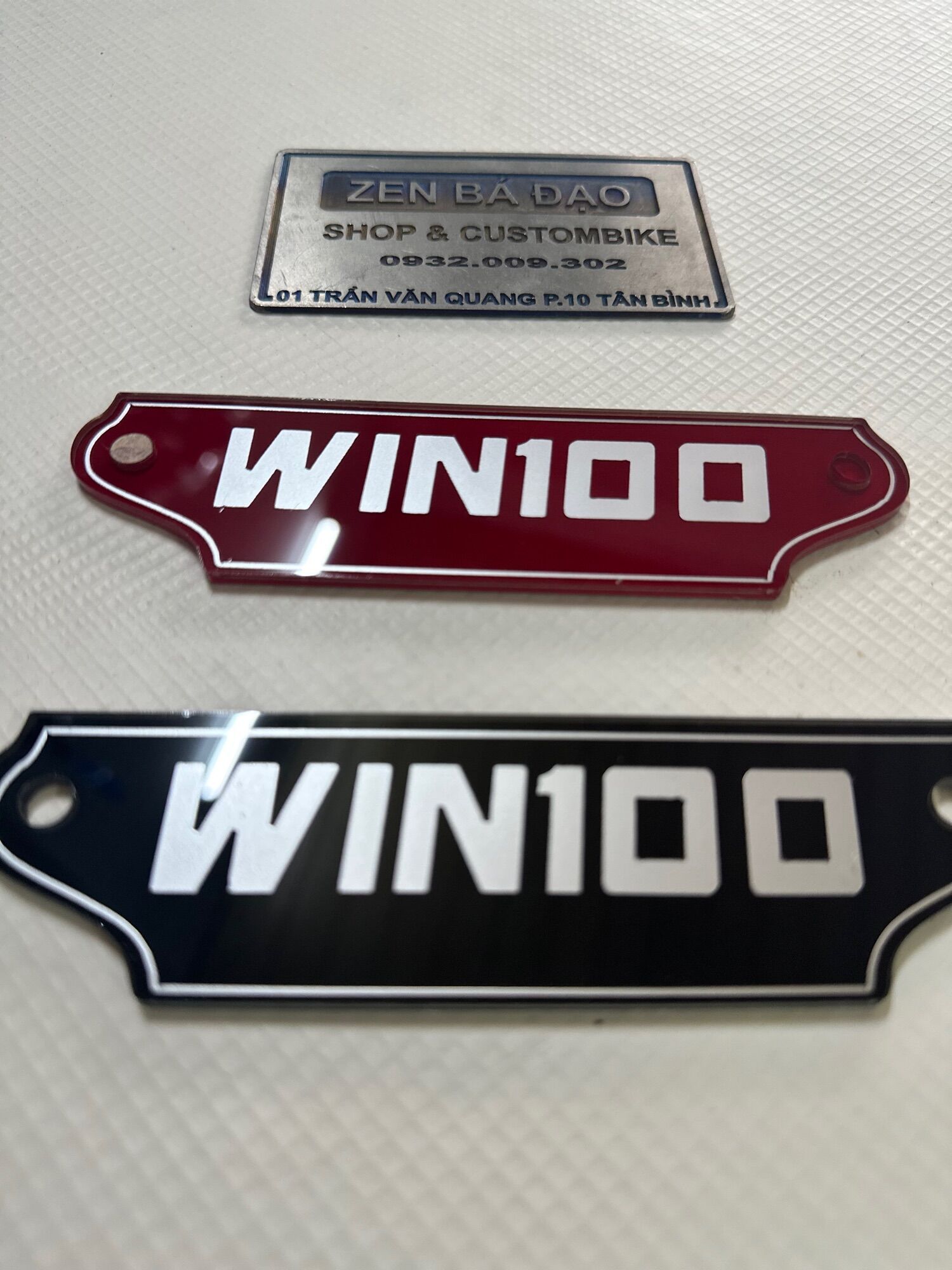 Logo chảng ba Win 100