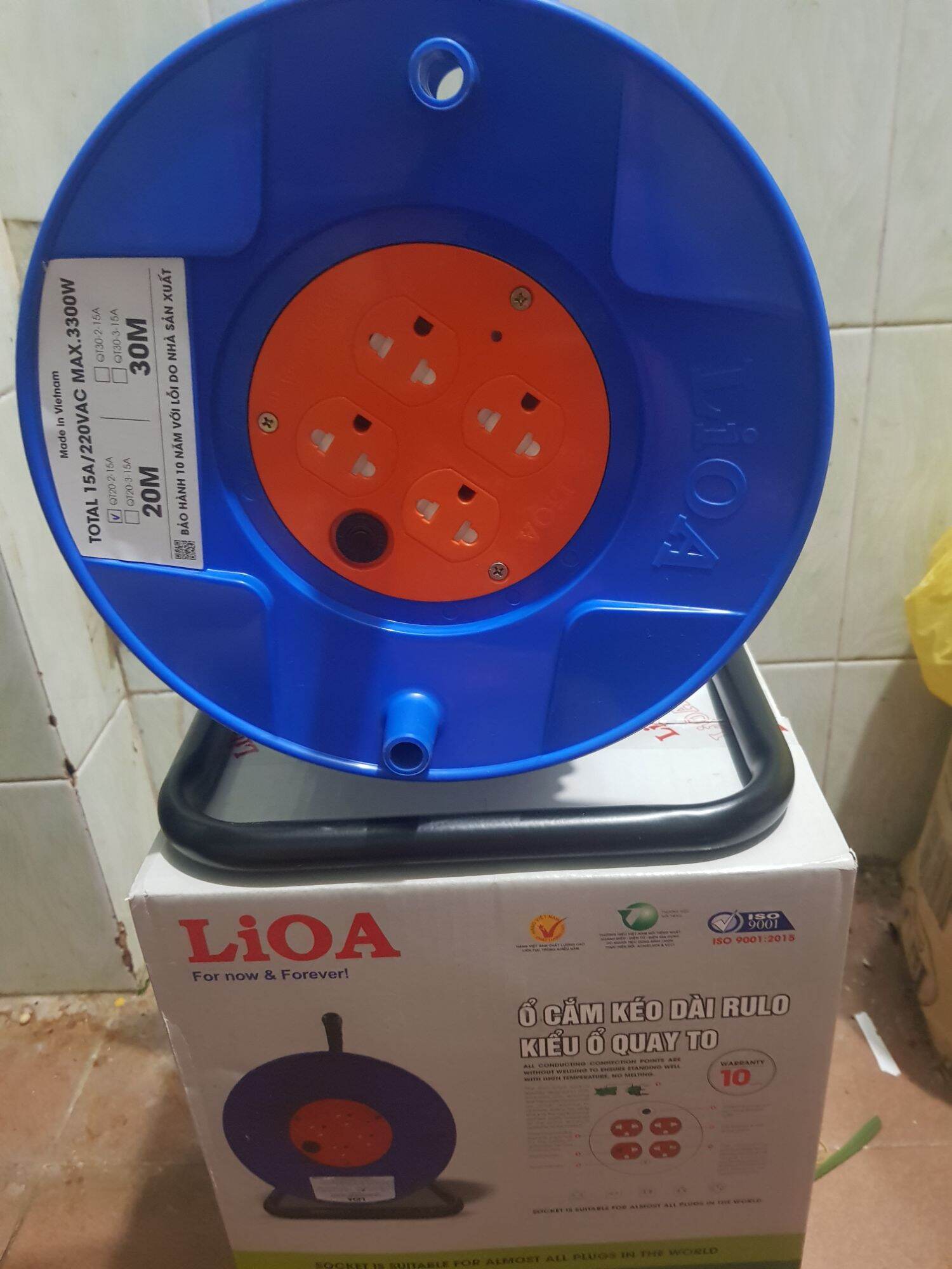 Ổ cắm Rulo LIOA QT20-2-15A ( 20m dây ) đa năng  quay tay ( Bảo vệ quá tải bằng CB mẫu mới)