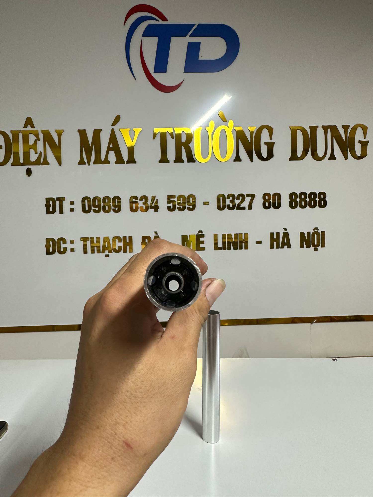 Trục đầm thước. Ống dẫn hướng ty đầm thước