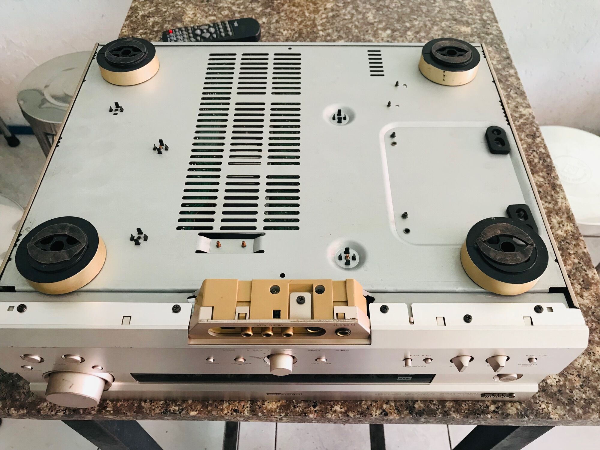 Amply Yamaha DSP-AX620 CS-200w máy chạy 10 sò than zin mới đẹp âm thanh rất hay.