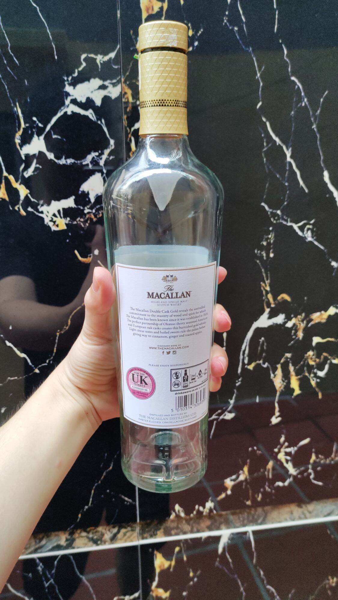 Vỏ chai Macallan Gold trưng bày siêu rẻ