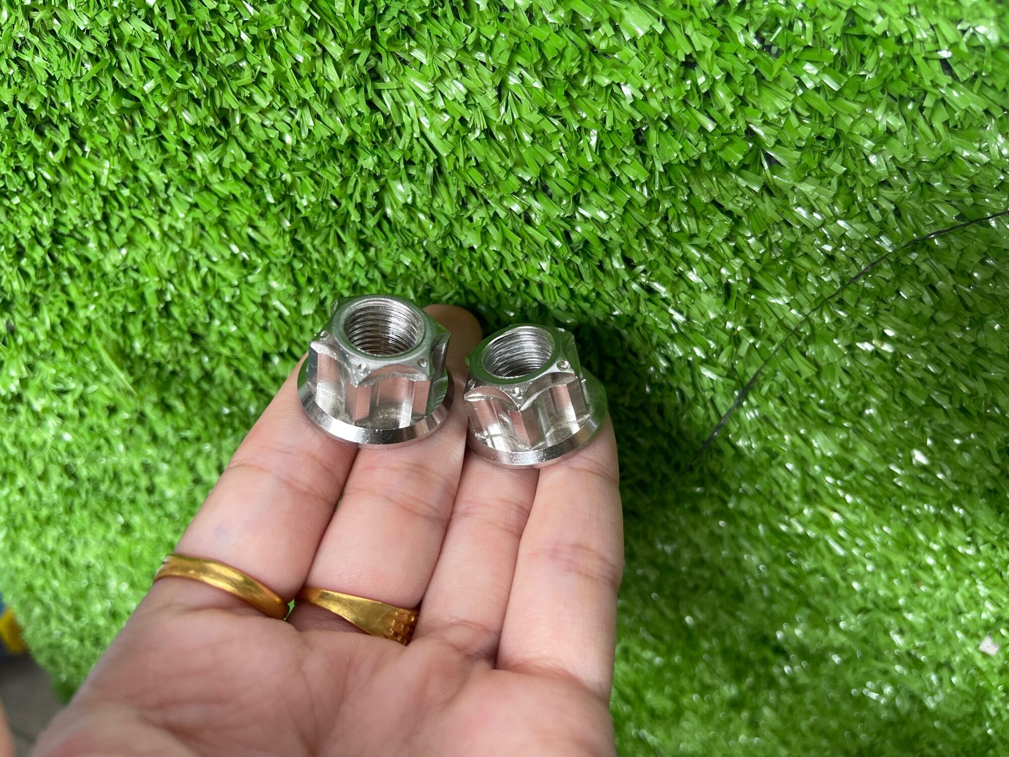 Tán salaya hở đầu 8li, 10li, 12li chuẩn inox 304
