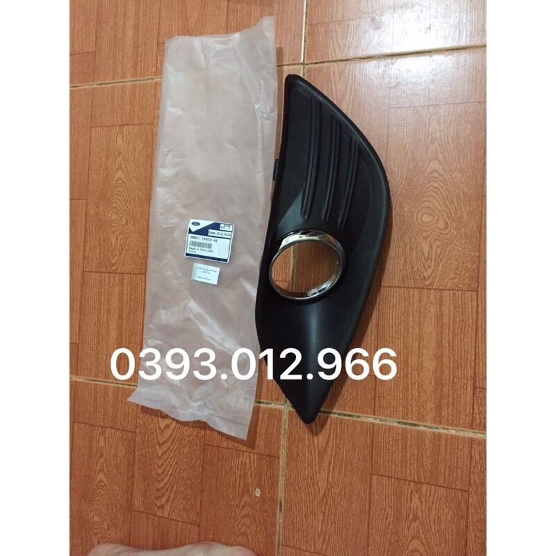 ỐP ĐÈN GẦM FORD FOCUS