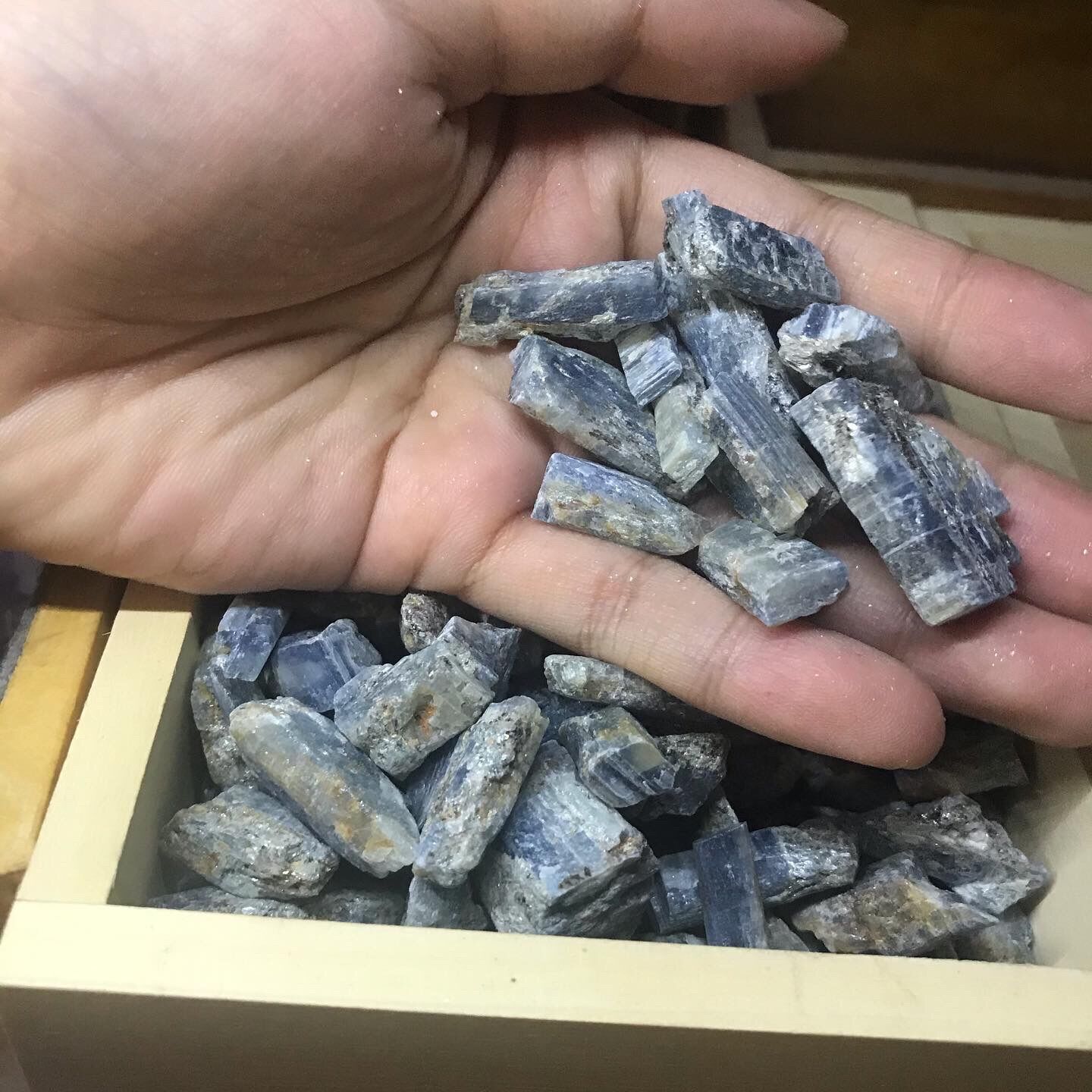 Set 30/50/100 gam đá thô thanh tẩy Kyanite