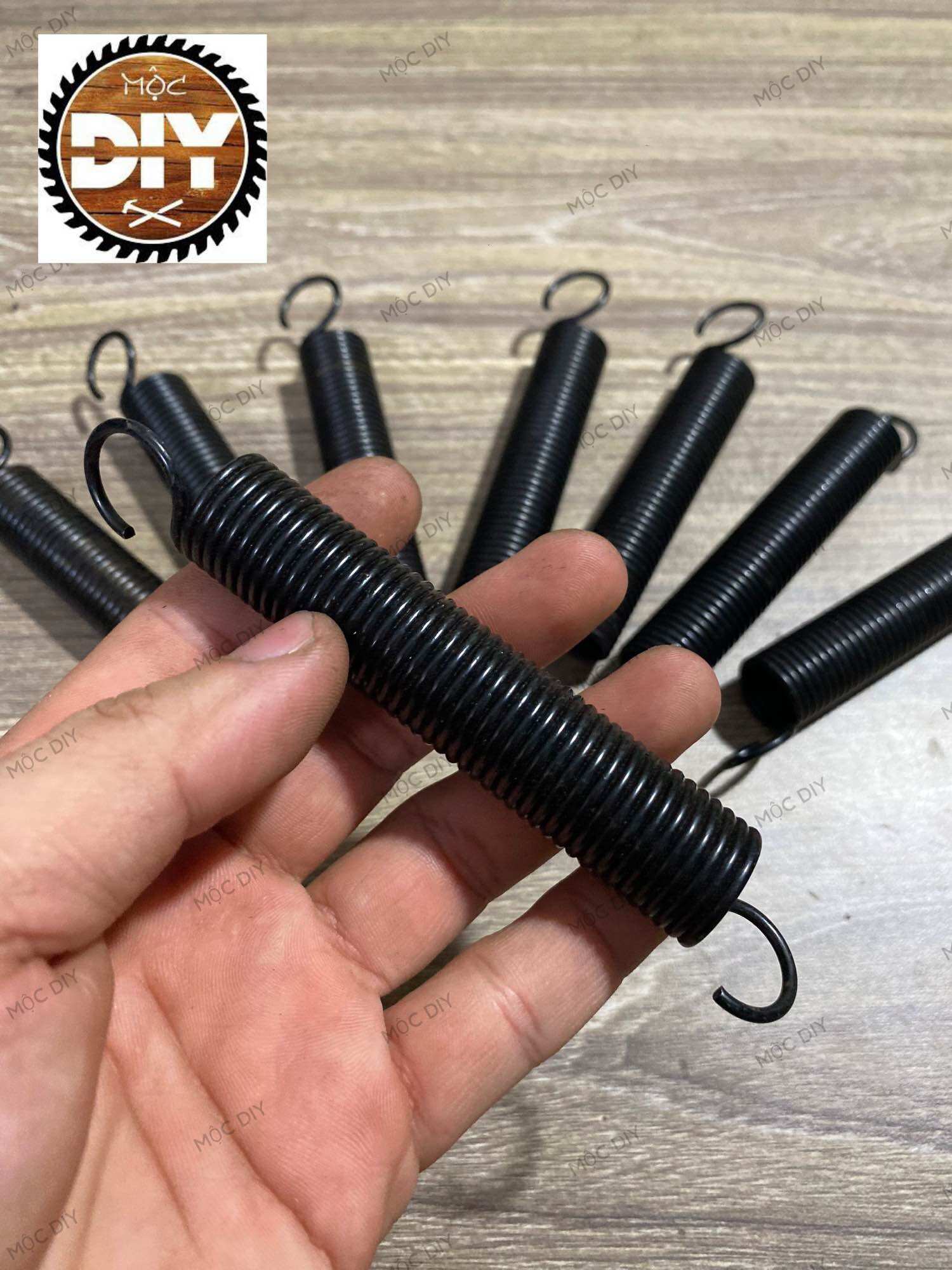 Lò xo kéo phi 18 dài 120mm sợi 2mm màu đen (4 cái)