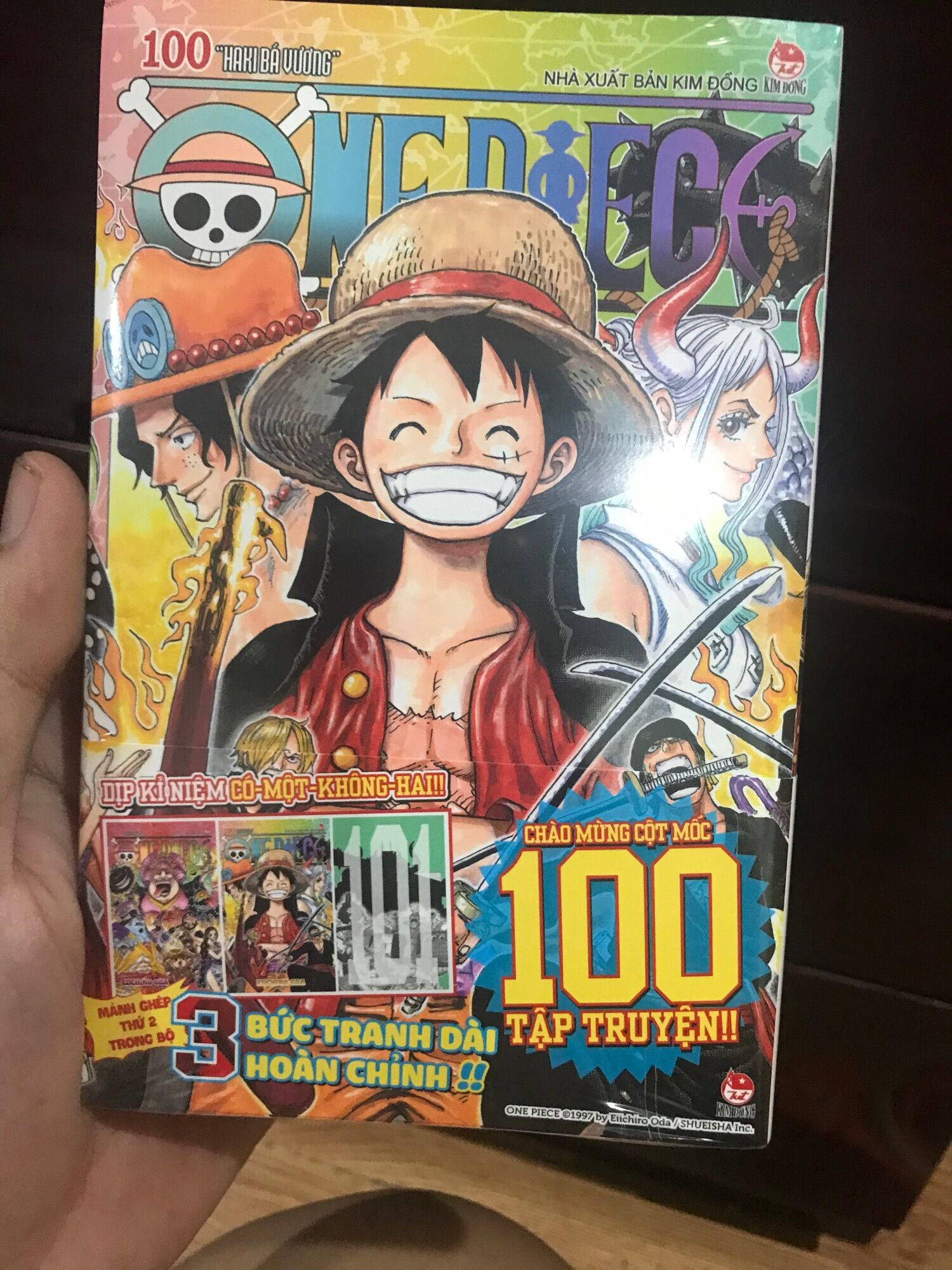 One piece tập 100 nguyên seal kèm postcard và obi