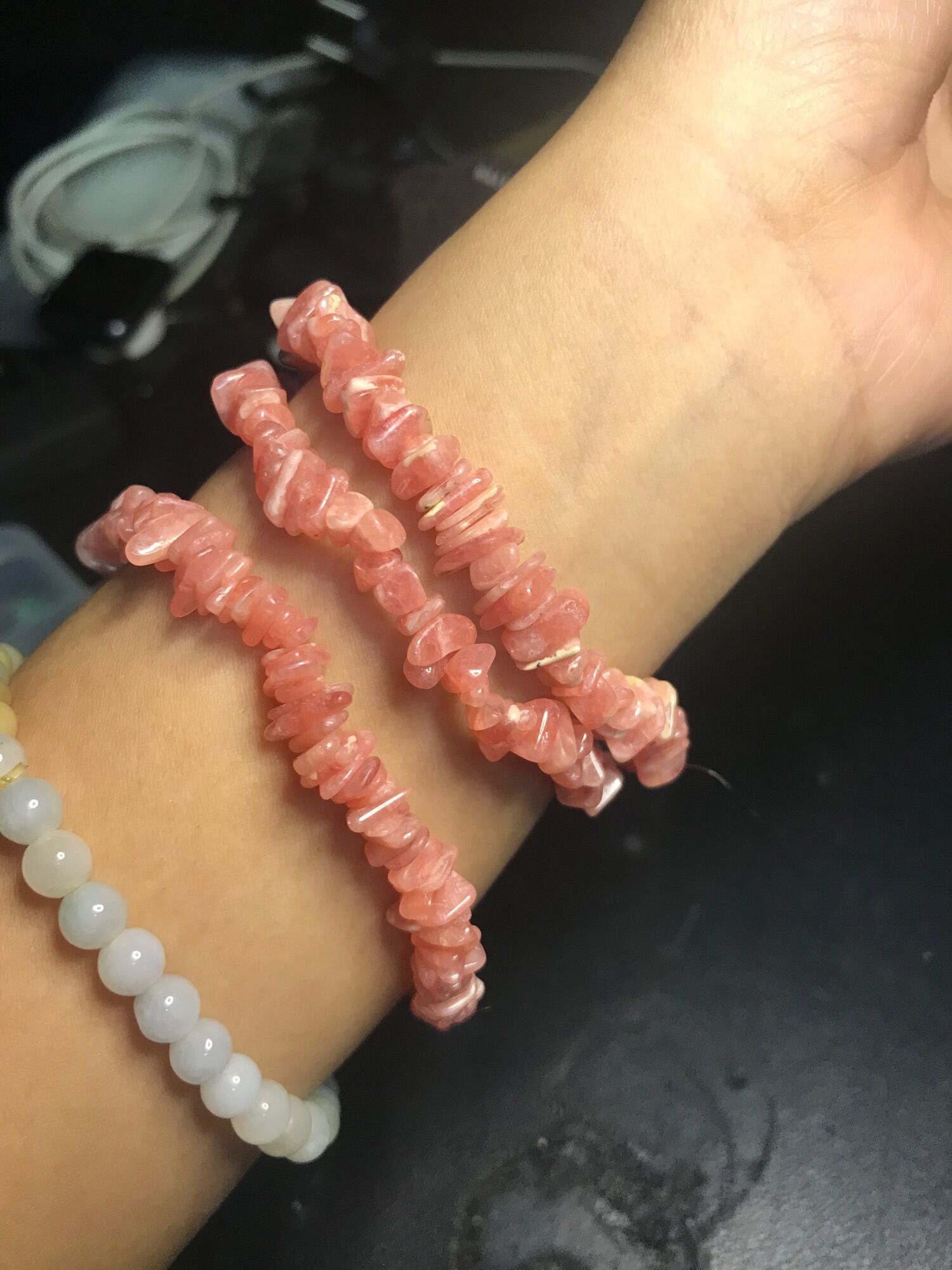 Vòng đá  Rodochrosite- đá đào hoa hạt dạng thô, chất đá đẹp