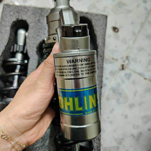 Phuộc Ohlins bình xám lò xo đen gắn Dream Wave Sirius Cup Max