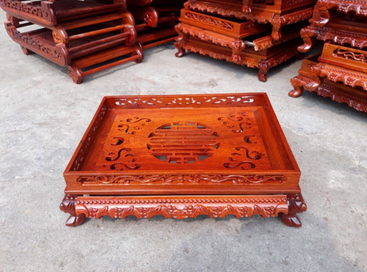 Khay trà chân quỳ gỗ hương đục rồng