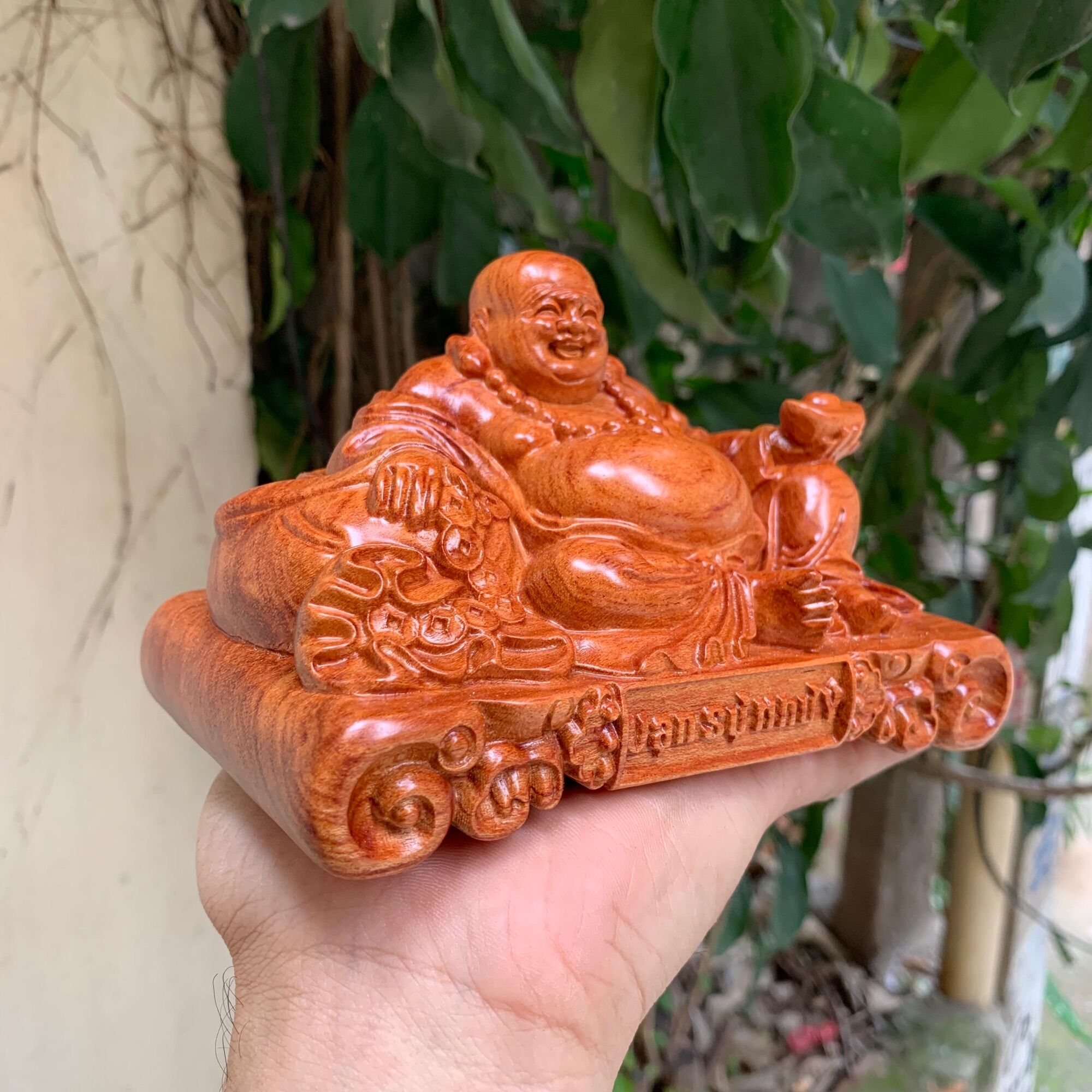 Tượng phật di lặc gỗ hương