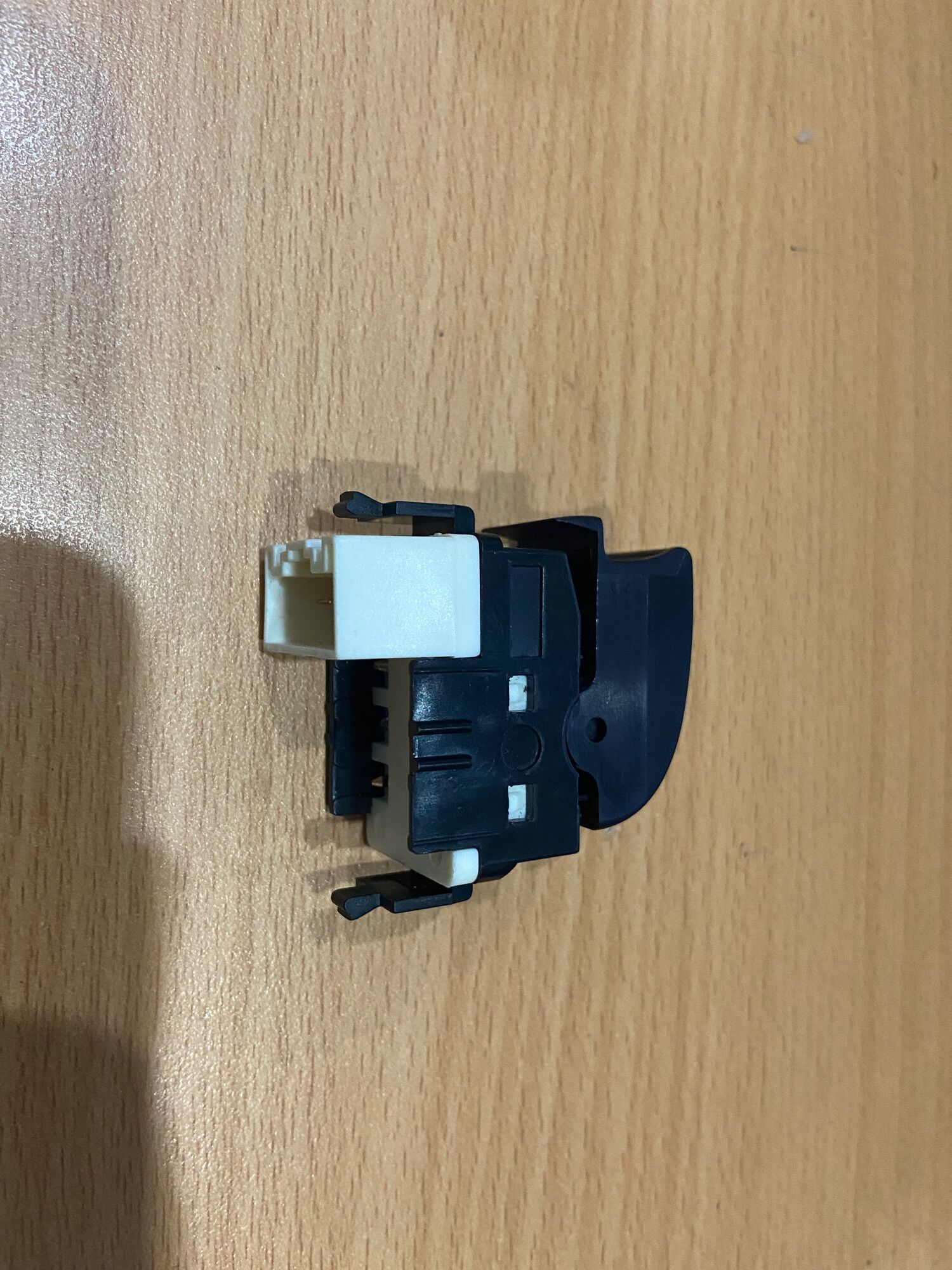 Công tắc lên kính đơn Toyota Vios,Altis,Camry 2003-2007