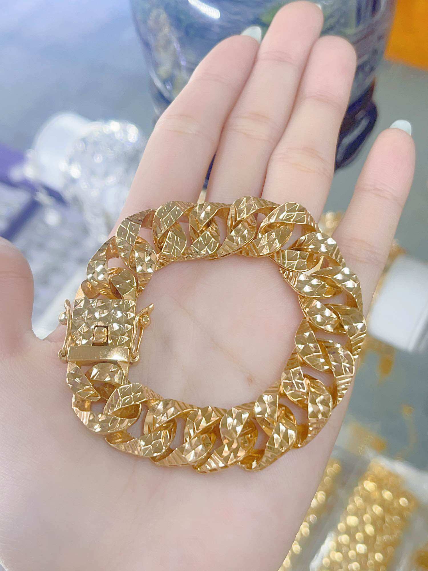Lắc bọng đồng đeo bền mẫu khía