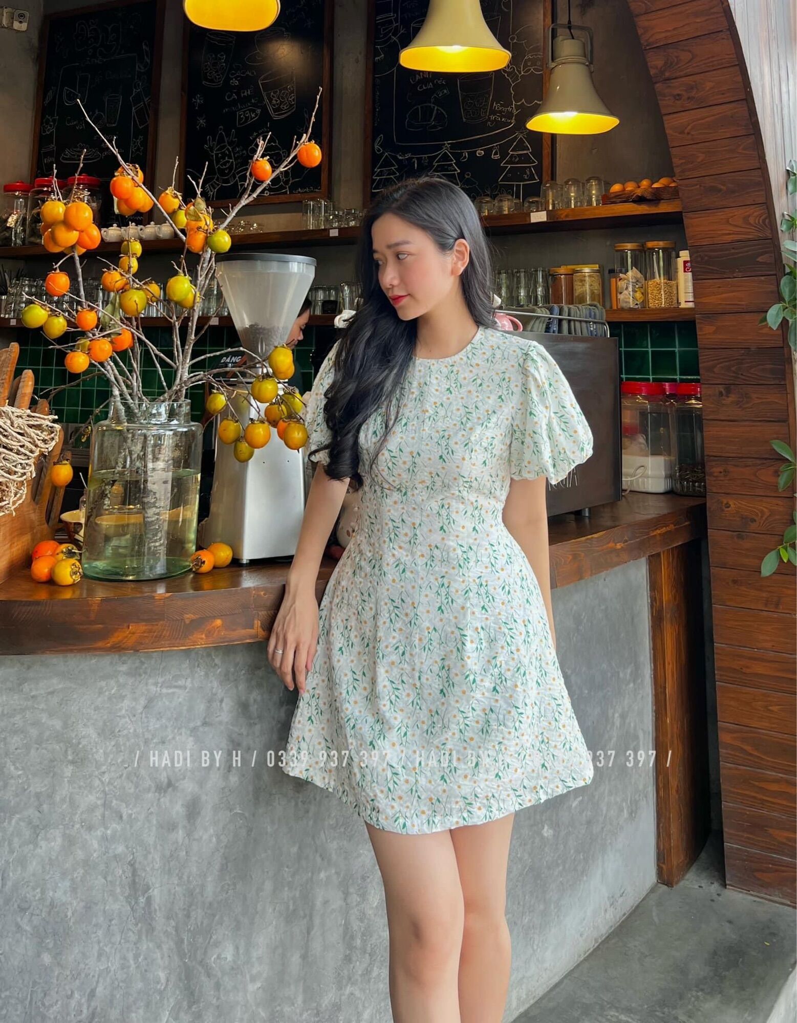 Váy hoa cúc tay phồng thắt nơ eo - Thu Hà [HADI DESIGN]
