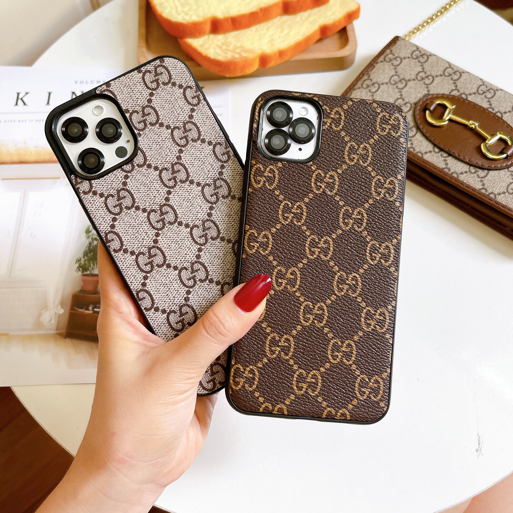 Ốp lưng iphone silicon GUCCI