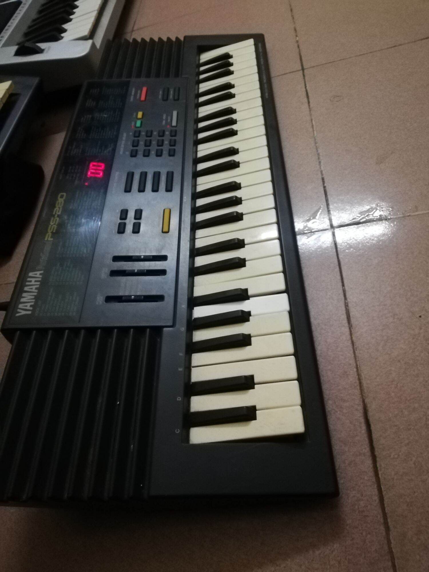 đàn organ Yamaha Pss 280