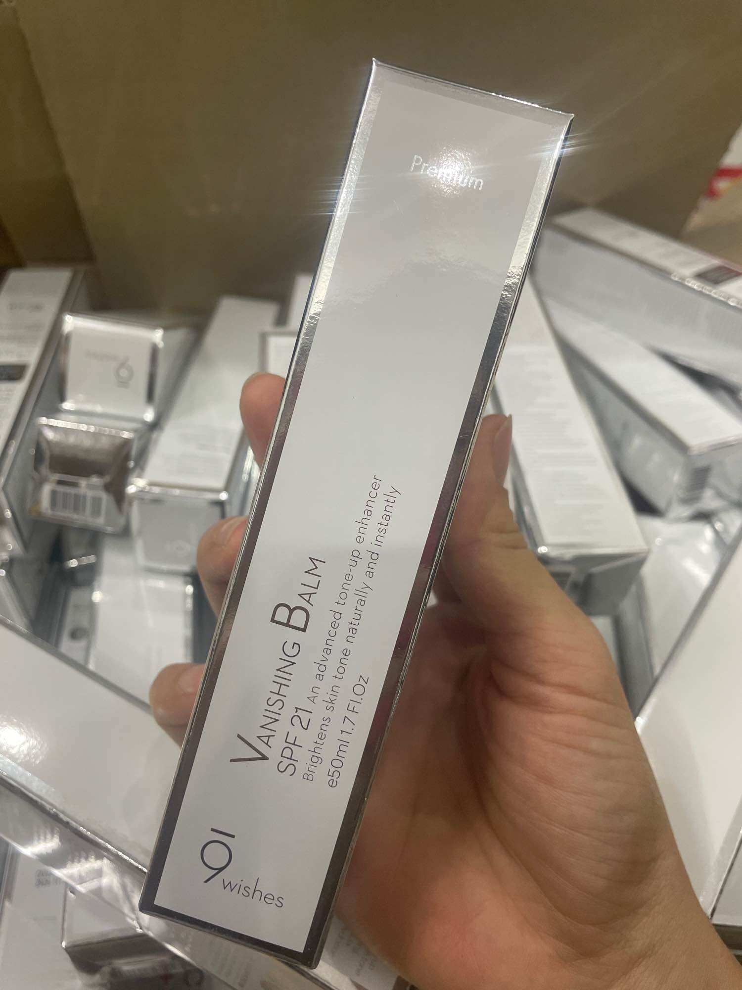 Kem dưỡng nâng tone 9 wishes 50ml