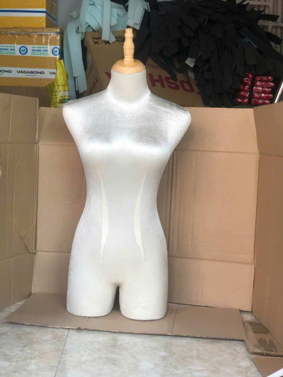 Manocanh nhung nữ đầu gỗ chân sắt size S (82-62-86)