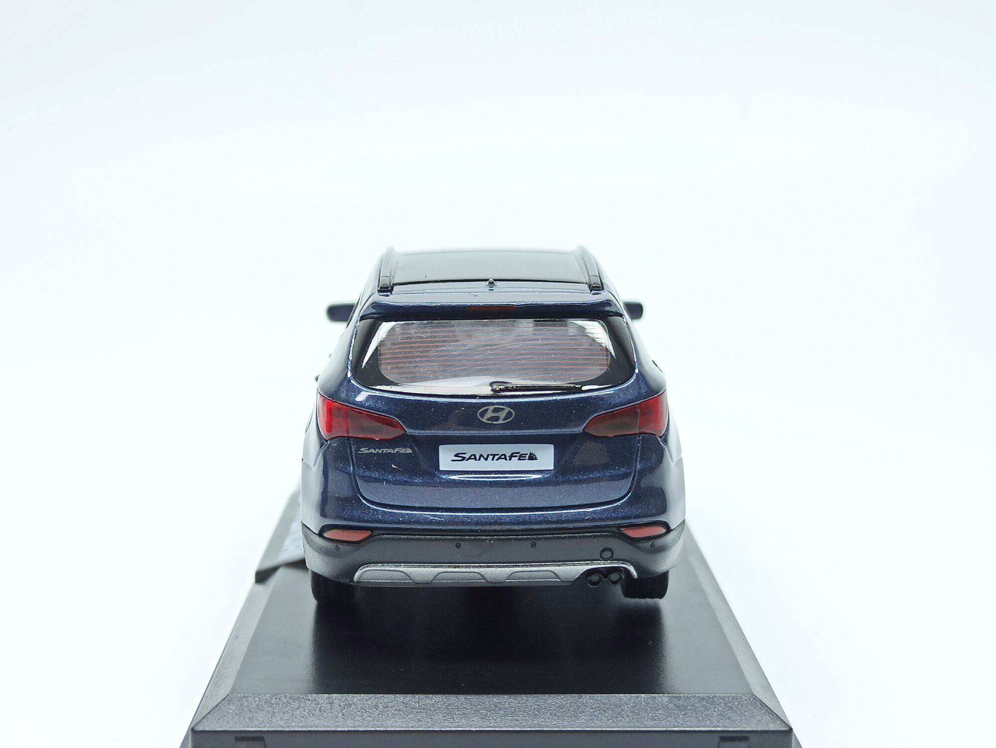 Mô hình xe Hyundai Santa Fe 2014