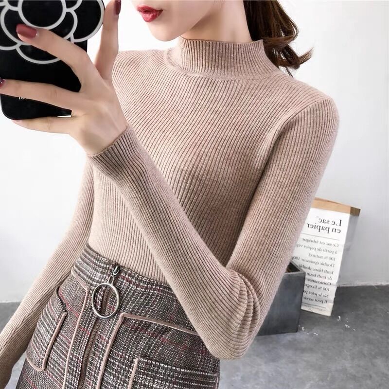 Áo giữ nhiệt len gân kiểu dáng basic.