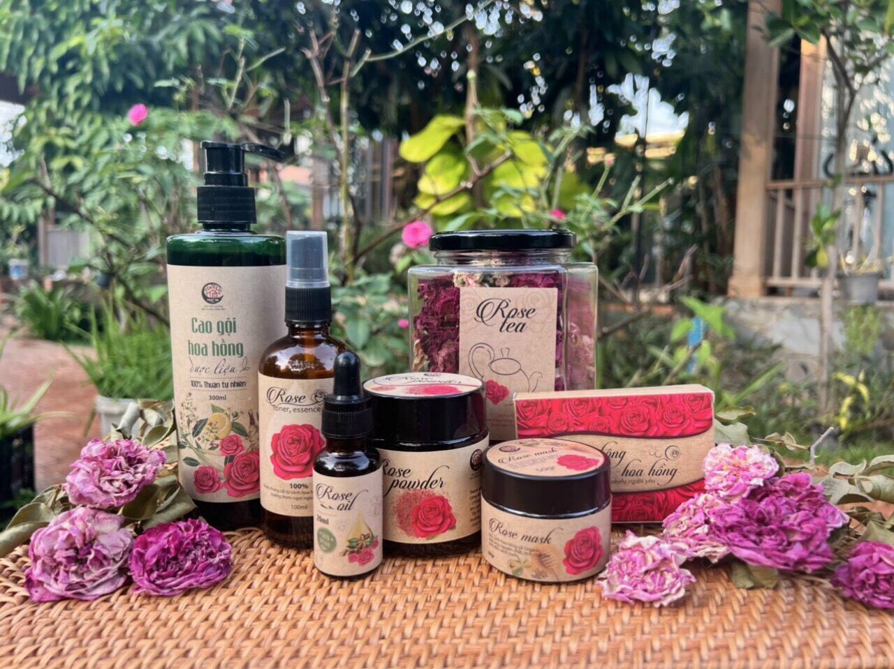 Cao gội hoa hồng dược liệu 300ml