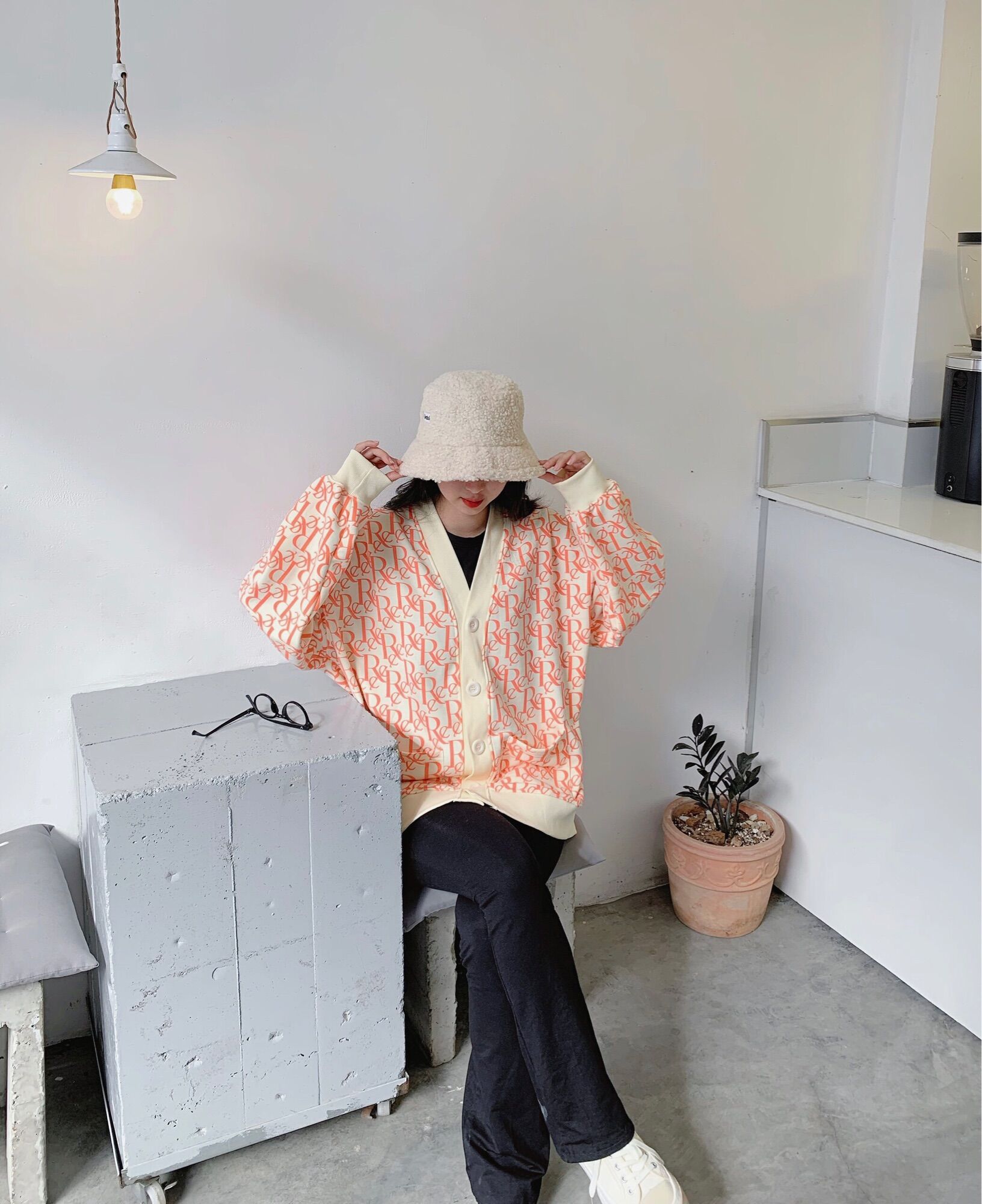 ÁO CARDIGAN MONOGRAM REE
