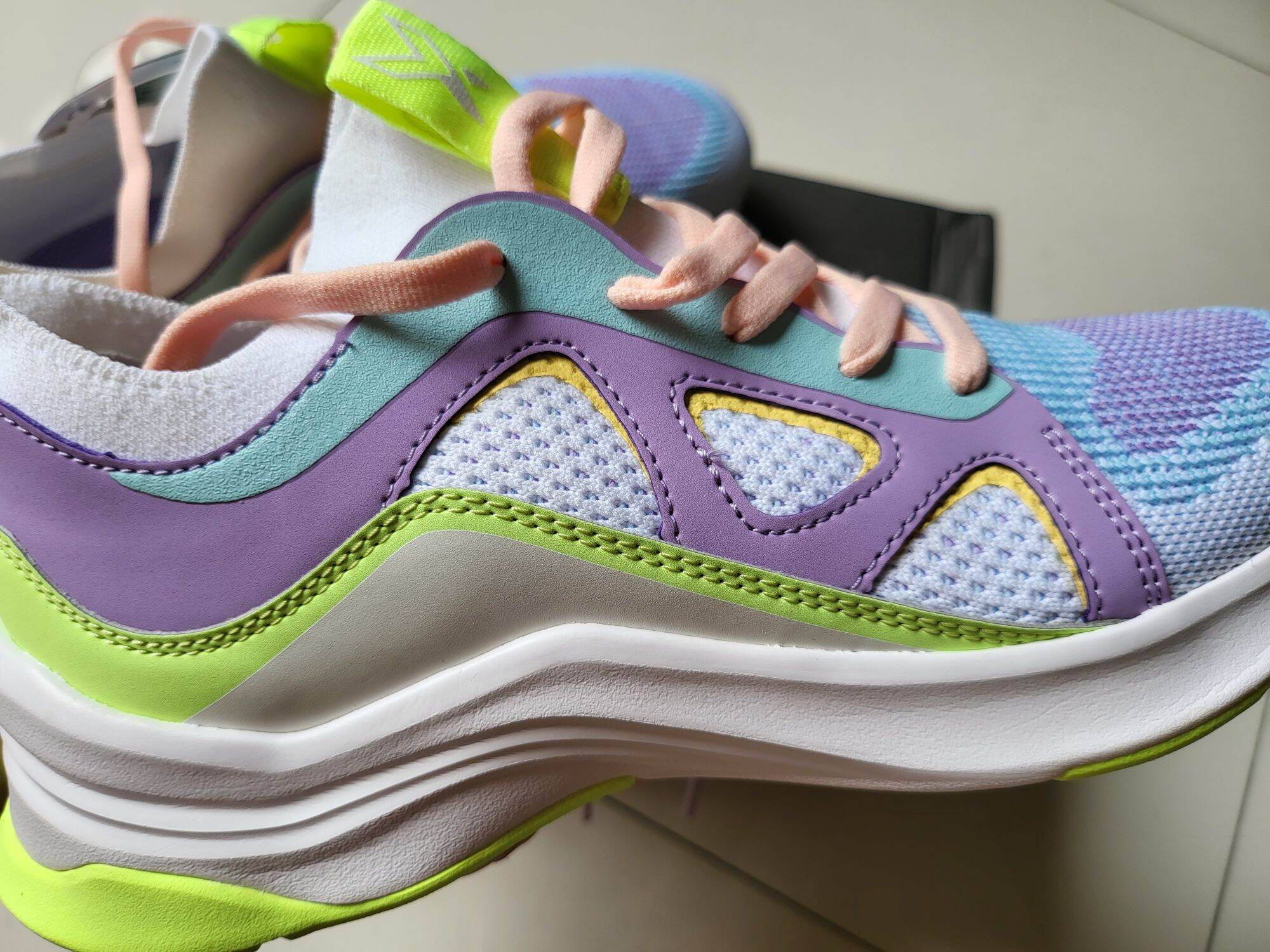 GIÀY SNEAKER NỮ  SIZE 38