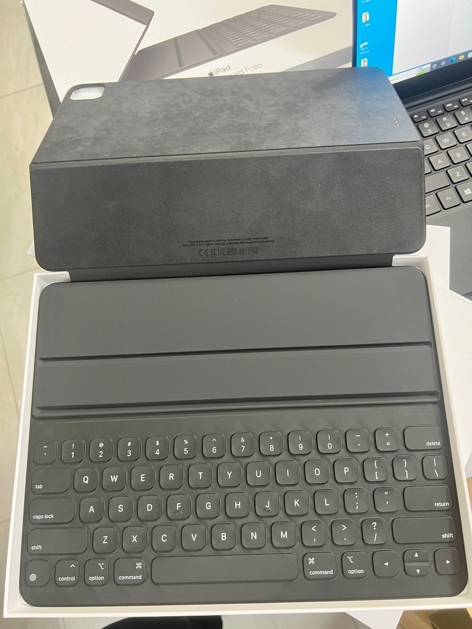 Bàn phím Smart Keyboard Folio Ipad Pro 12.9" MXNL2LL/A (used,new)